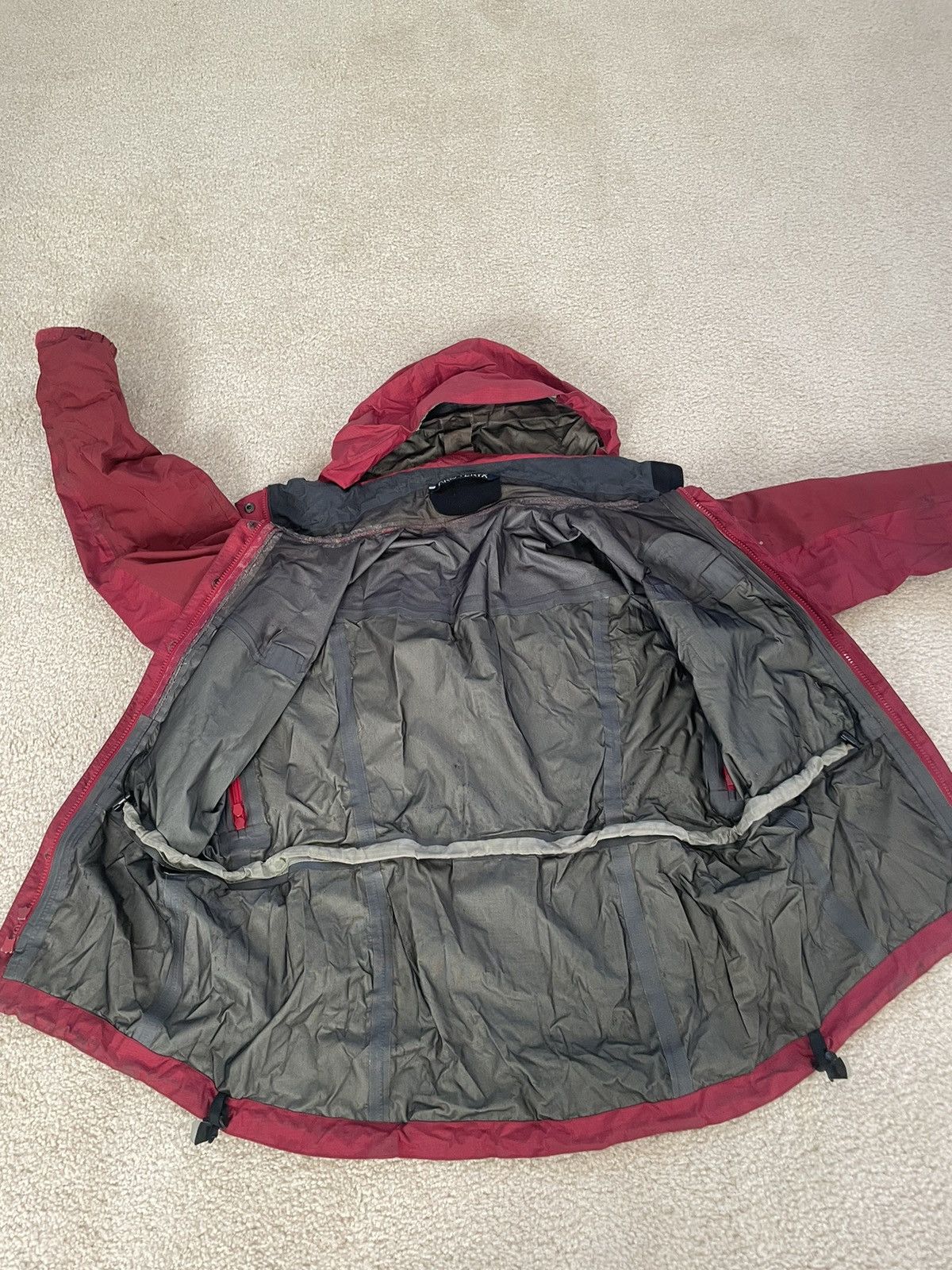 Arc'teryx ARC’TERYX Theta LT Crimson 2000 Size US M / EU 48-50 / 2 - 22 Thumbnail