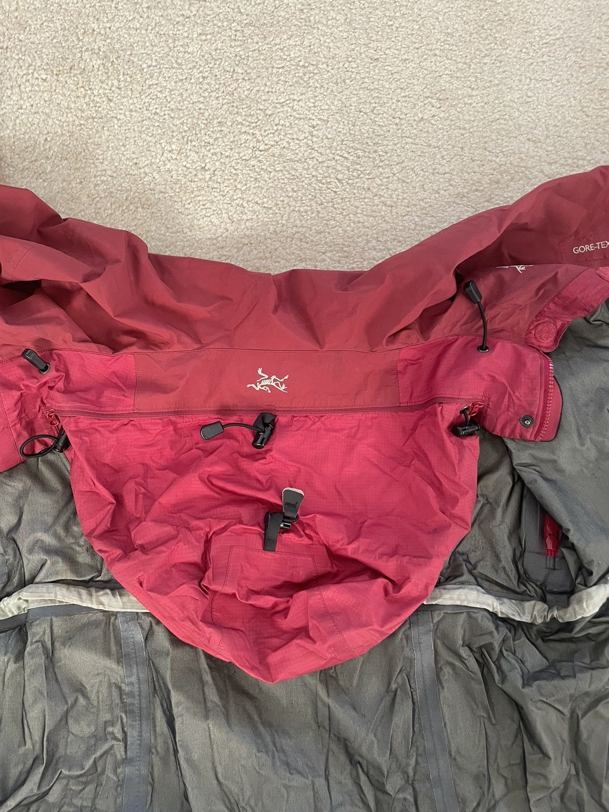 Arc'teryx ARC’TERYX Theta LT Crimson 2000 Size US M / EU 48-50 / 2 - 17 Thumbnail