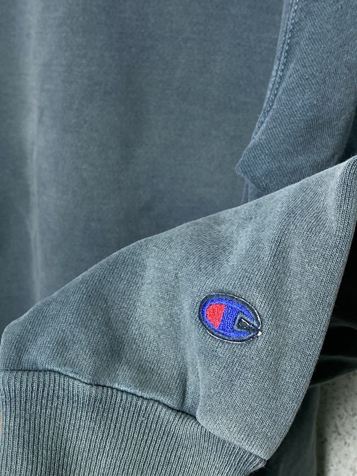 Champion × Vintage Vintage Champion Distressed Crewneck Size US M / EU 48-50 / 2 - 5 Thumbnail