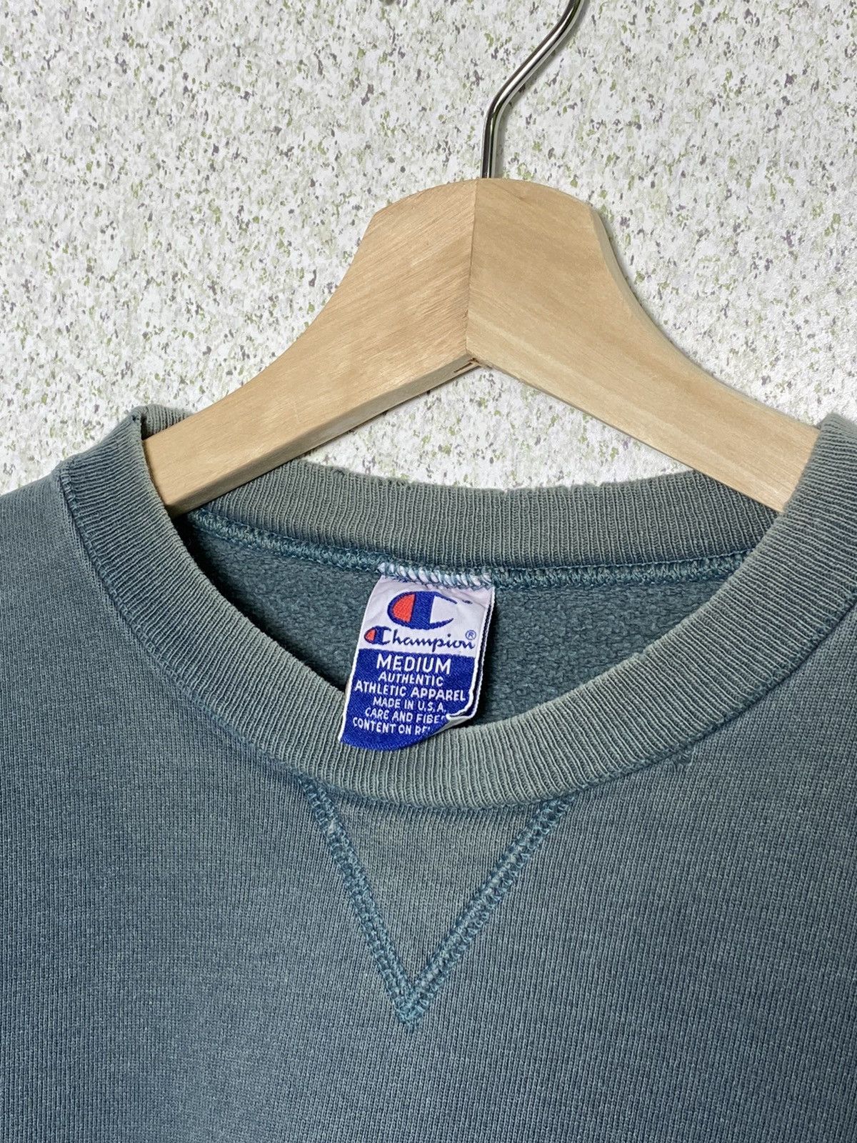 Champion × Vintage Vintage Champion Distressed Crewneck Size US M / EU 48-50 / 2 - 4 Thumbnail
