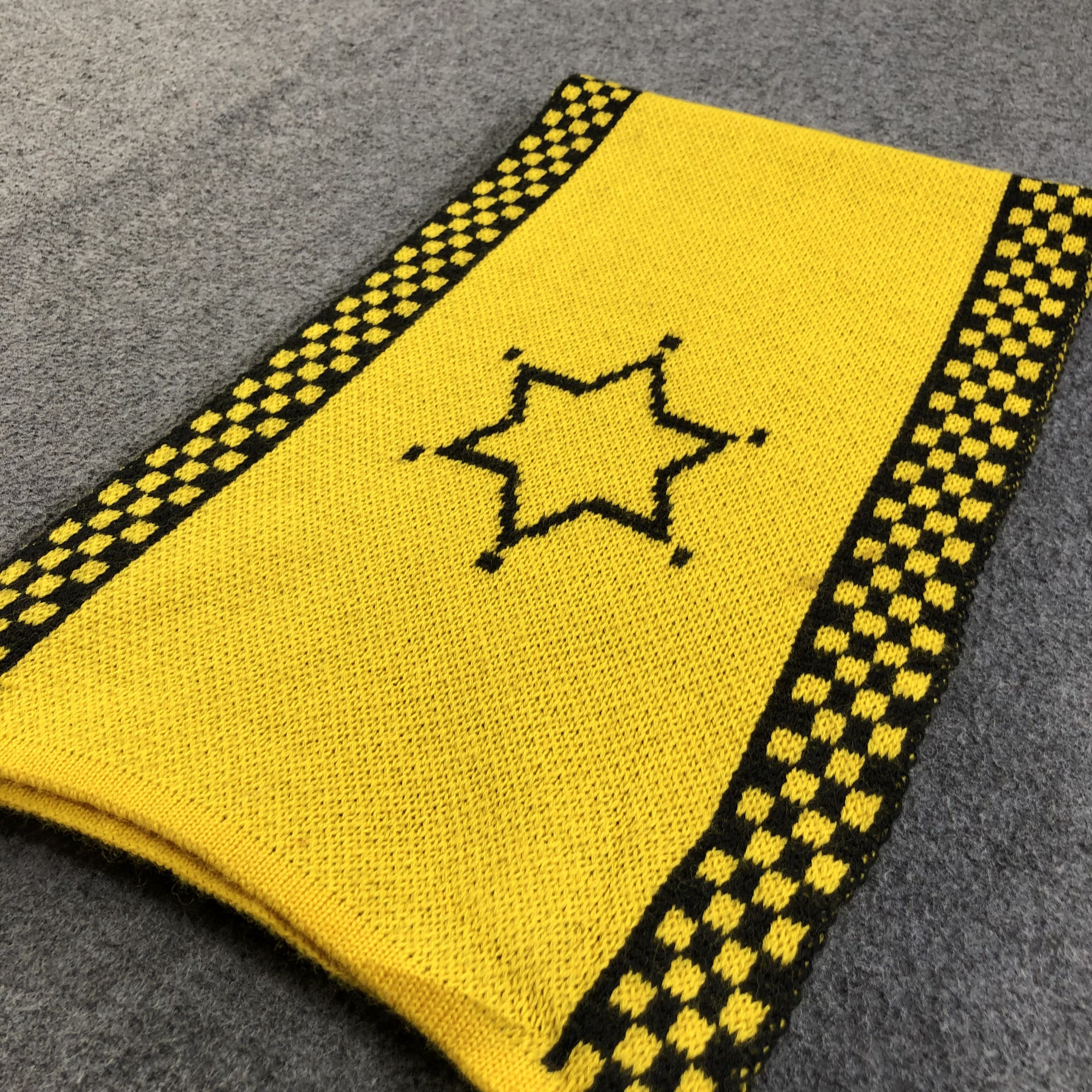 Michiko Koshino Michiko London Yellow Wool Scarf Muffler V1345 Size ONE SIZE - 3 Thumbnail