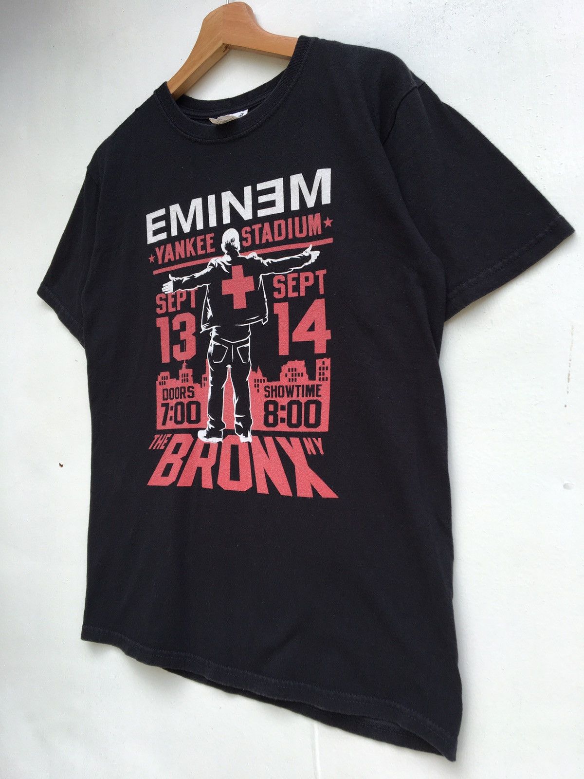 Eminem Rare EMINEM Concert Tour Yankee Stadium 13 14 Sept Tshirt Size US M / EU 48-50 / 2 - 4 Thumbnail
