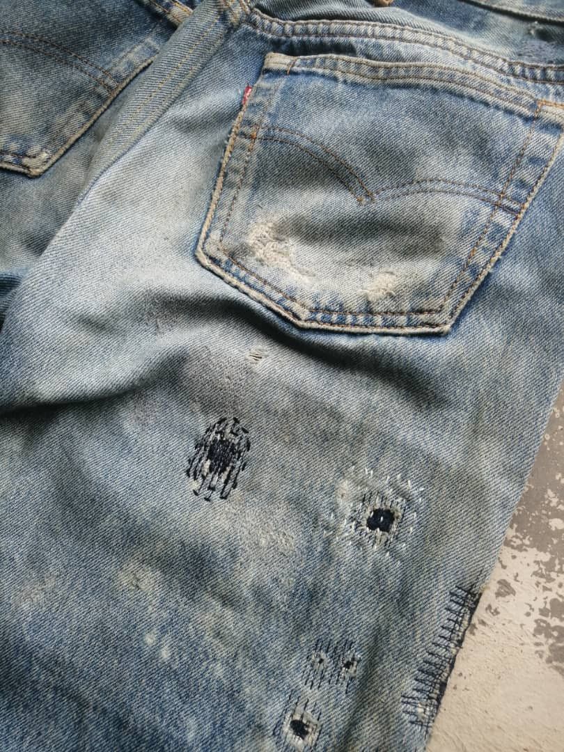 Levi's Vintage Clothing Vintage 90s Levi's 501 Jeans Hardcore Distressed Denim Size US 31 - 17 Thumbnail