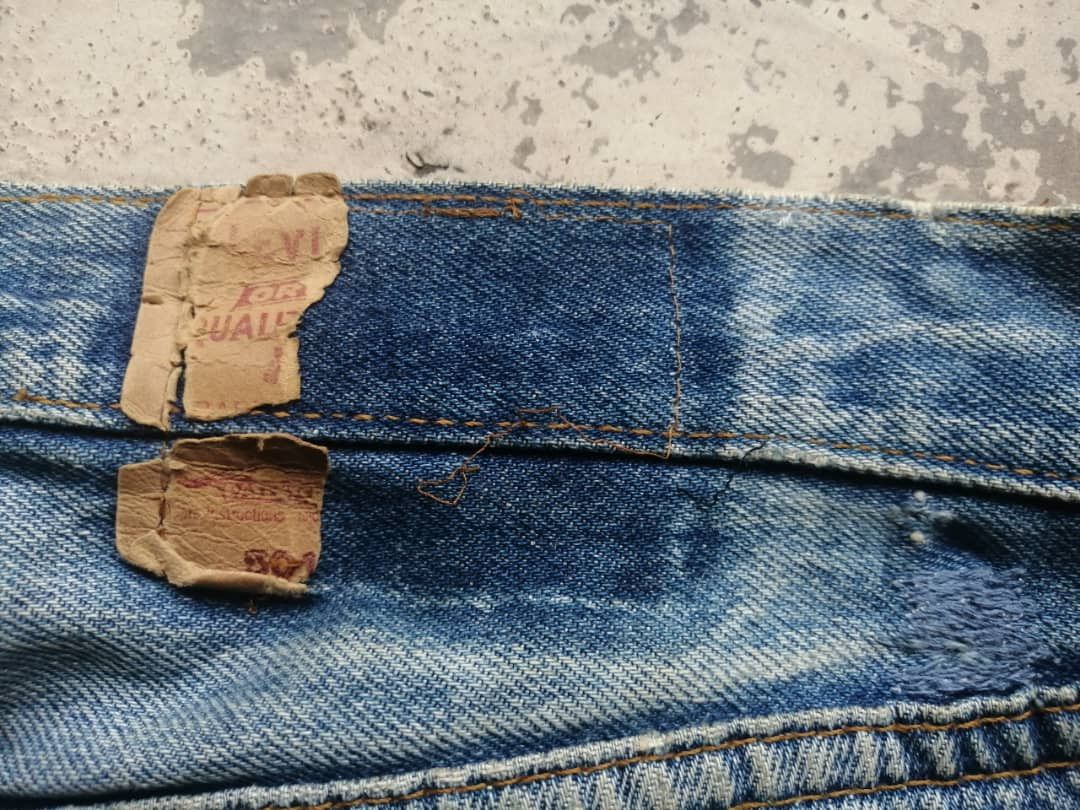 Levi's Vintage Clothing Vintage 90s Levi's 501 Jeans Hardcore Distressed Denim Size US 31 - 13 Thumbnail