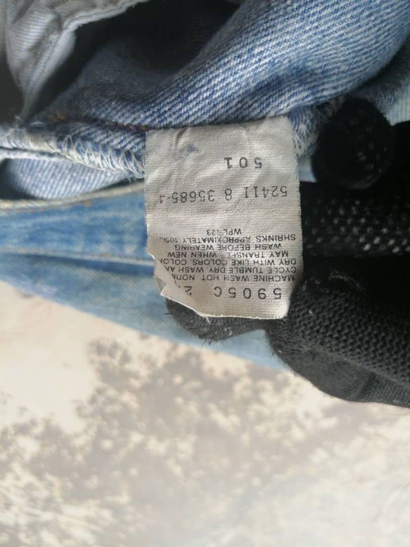 Levi's Vintage Clothing Vintage 90s Levi's 501 Jeans Hardcore Distressed Denim Size US 31 - 11 Thumbnail