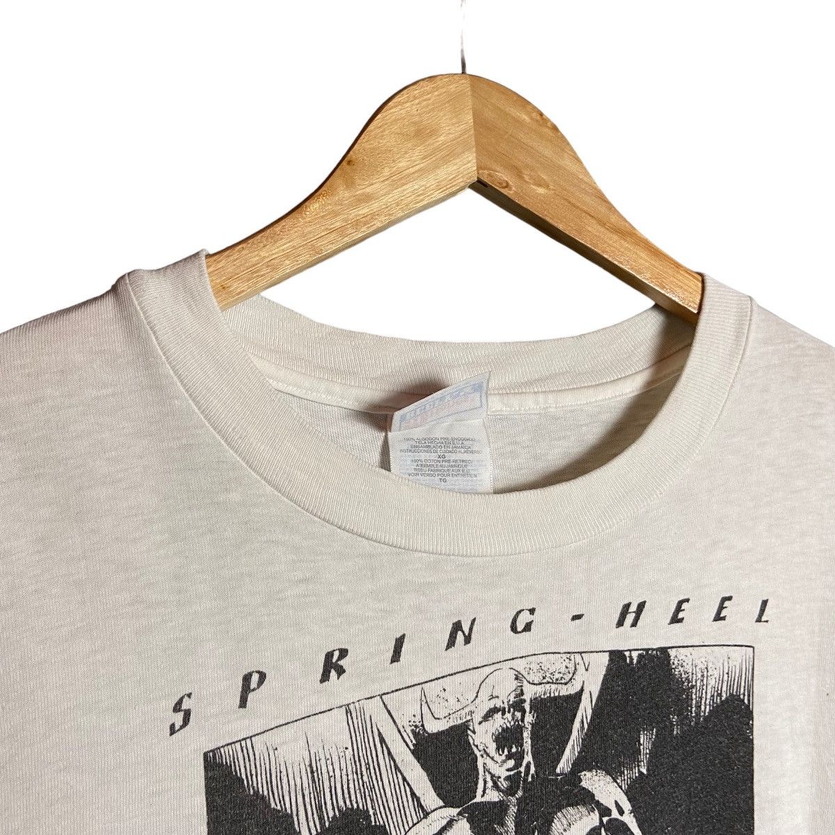 Vintage Vintage 90s Spring Heels Jack Horror T-Shirt Size US XL / EU 56 / 4 - 5 Thumbnail