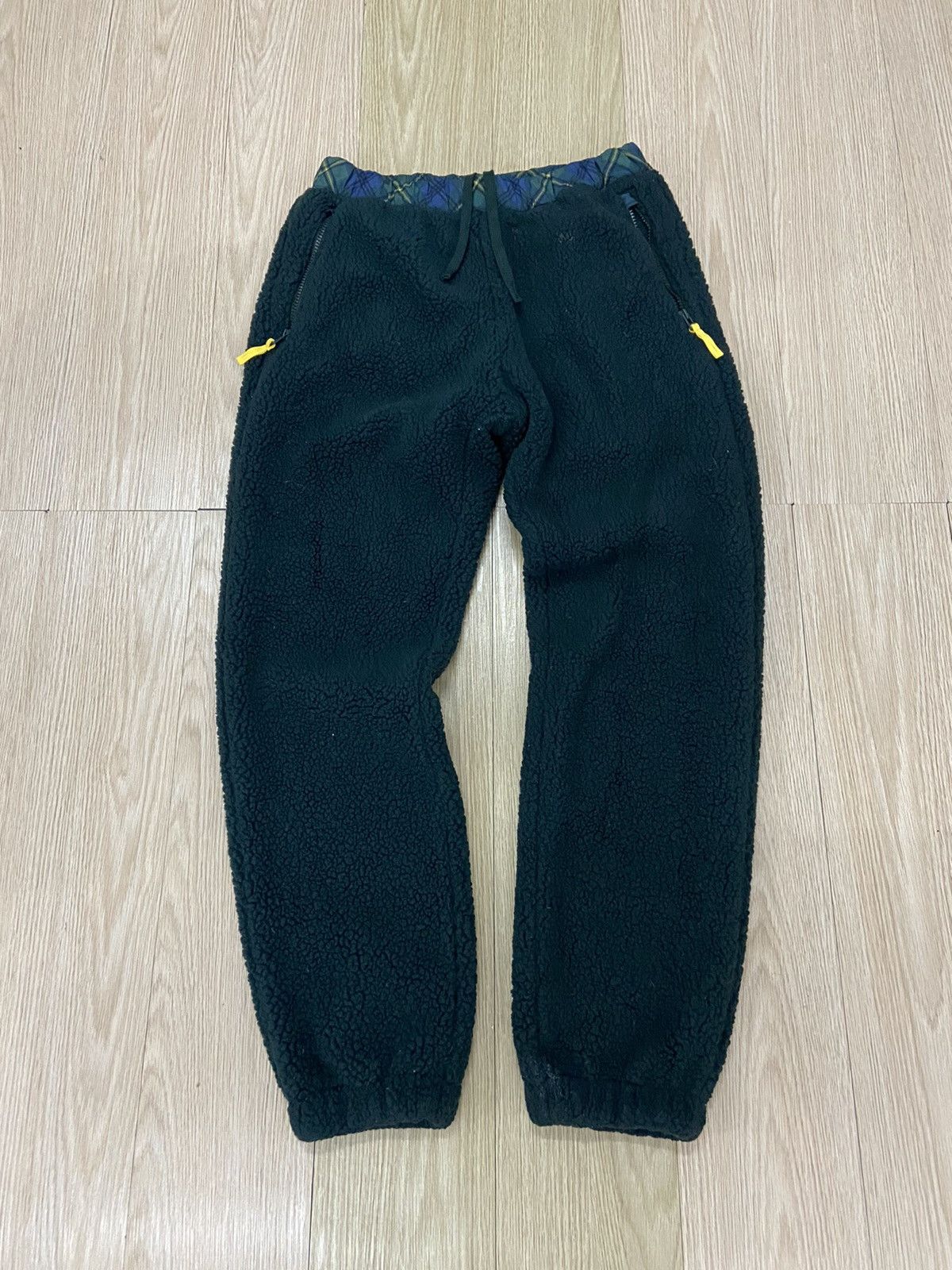 JW Anderson × Uniqlo Uniqlo x J.W. Anderson Olive Green fleece pant Size US 30 / EU 46 - 1 Thumbnail