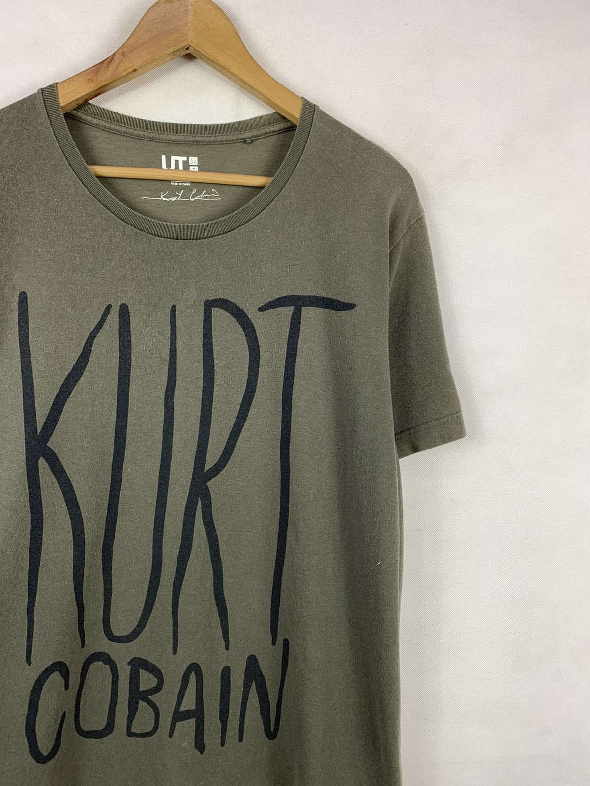 Japanese Brand Steals! Kurt Cobain Nirvana Uniqlo Band Tee Size US M / EU 48-50 / 2 - 3 Thumbnail