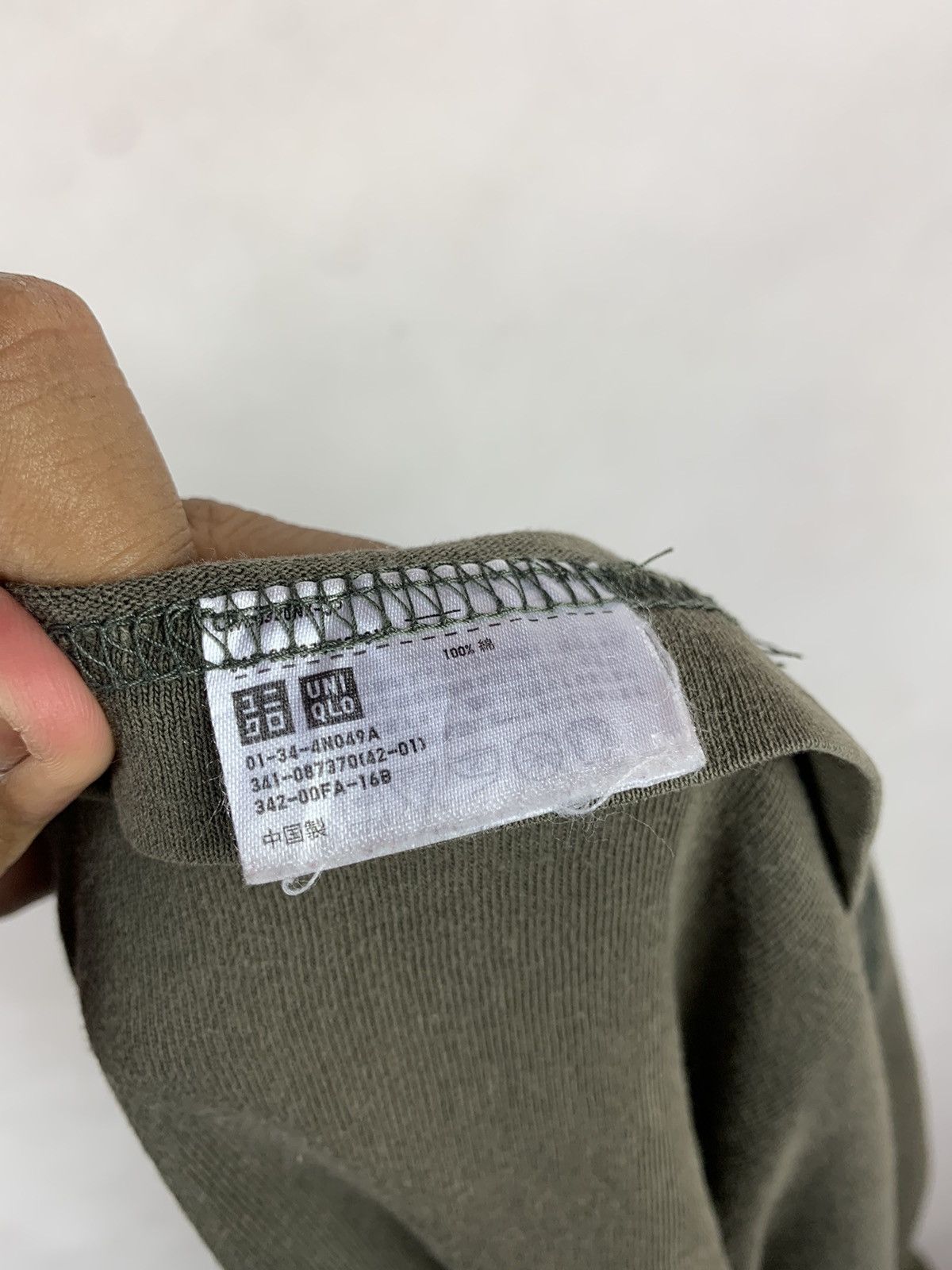 Japanese Brand Steals! Kurt Cobain Nirvana Uniqlo Band Tee Size US M / EU 48-50 / 2 - 8 Thumbnail