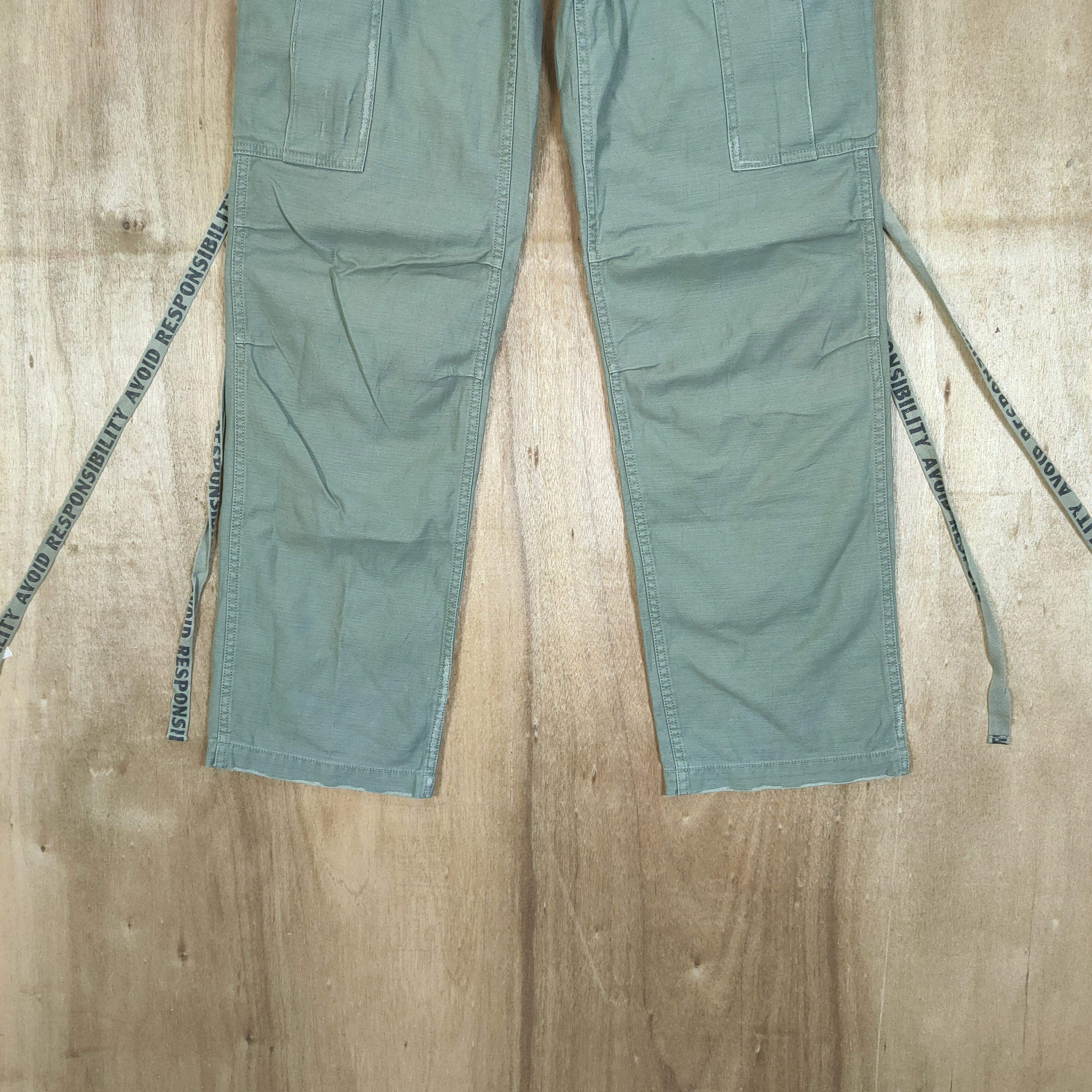 Japanese Brand VINTAGE JAPANESE BRAND BONDAGE CARGO PANTS Size US 30 / EU 46 - 4 Thumbnail