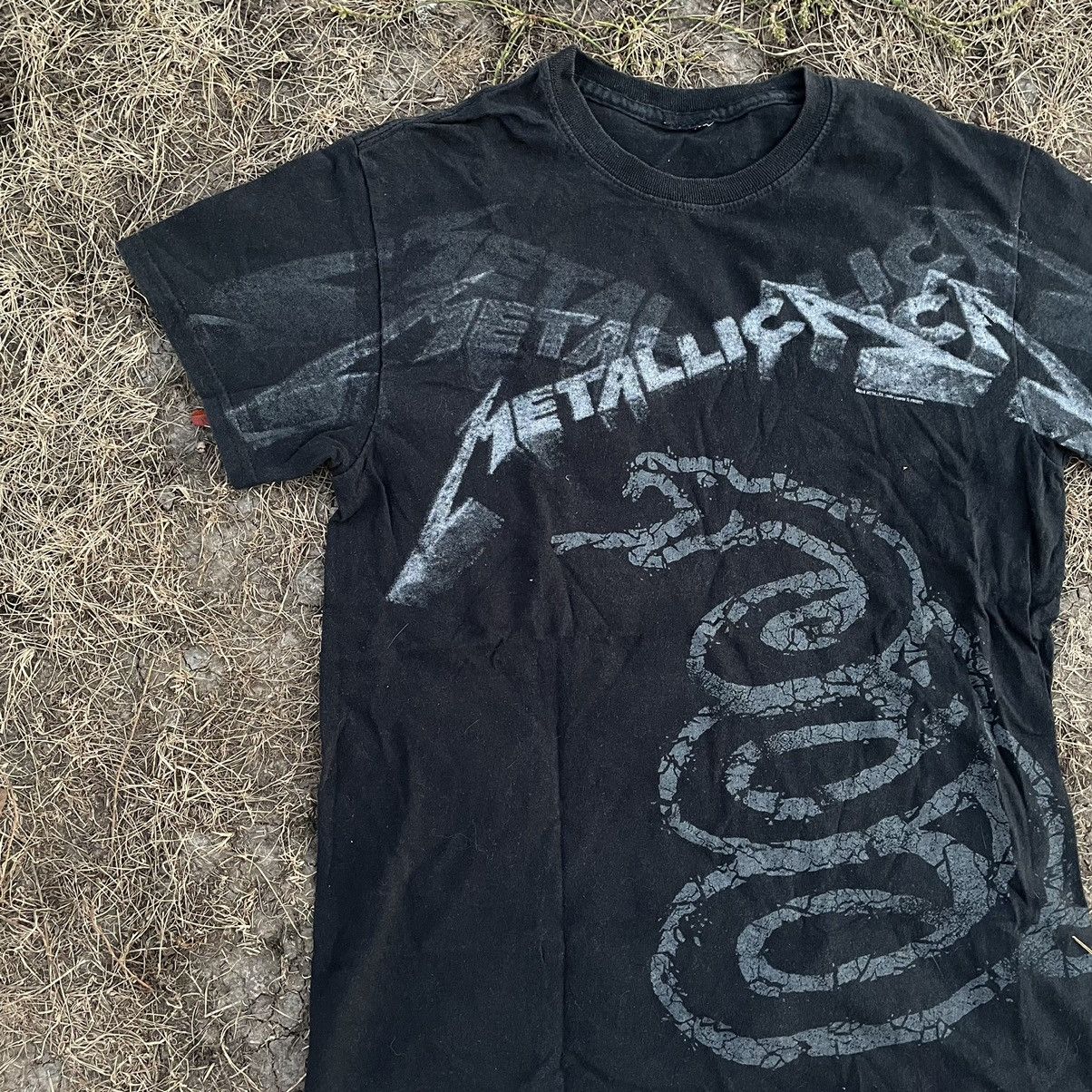 Vintage Vintage 90s Metallica Sun Faded Graphic Band Tee Grunge S Size US S / EU 44-46 / 1 - 3 Thumbnail