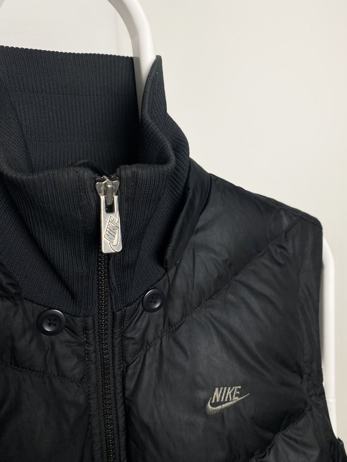 Nike × Vintage Nike black puffer vest small swoosh vintage Size US S / EU 44-46 / 1 - 2 Thumbnail