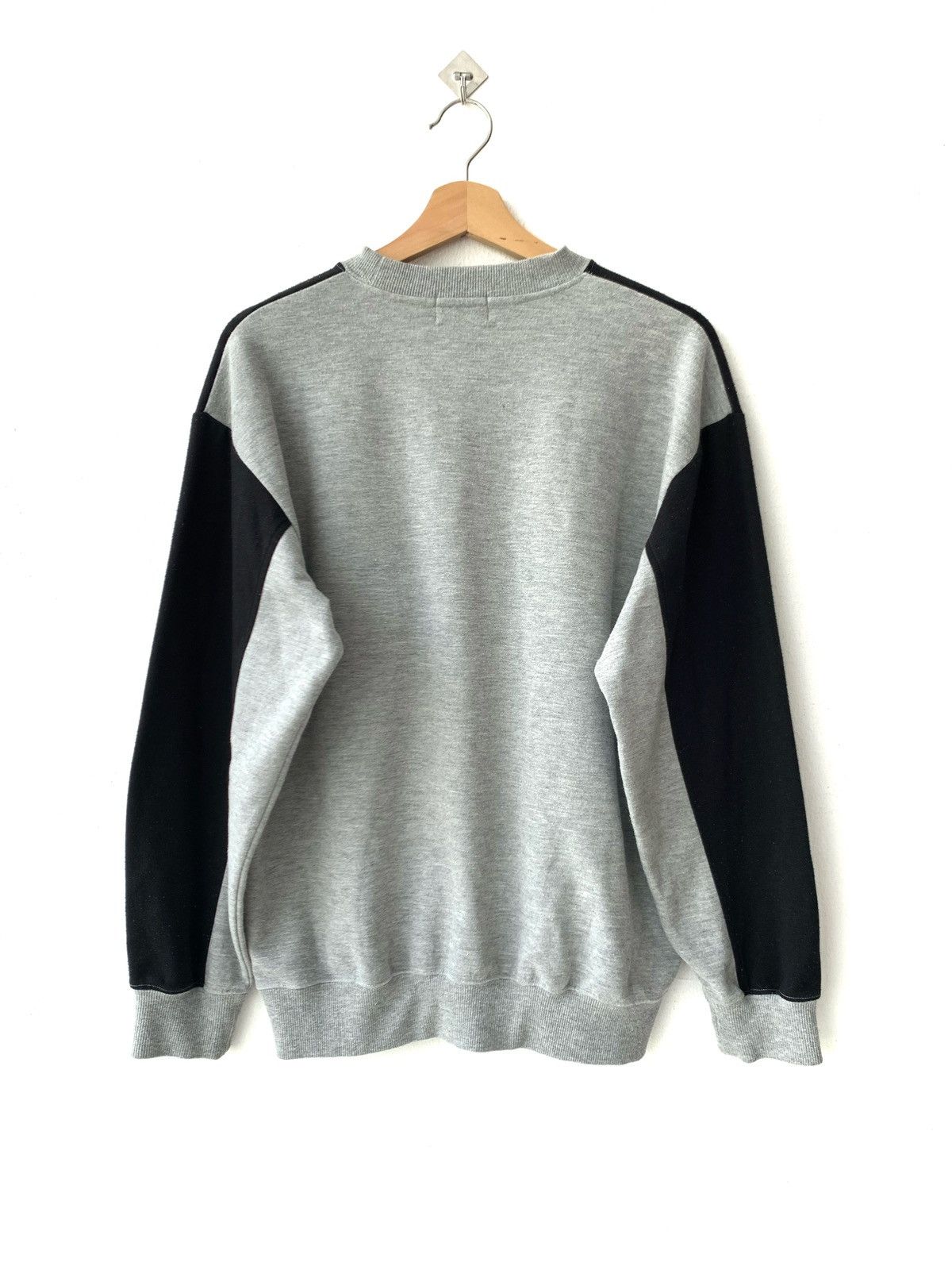 MCM Vintage MCM Embroidered Logo Crewneck Sweatshirt Size US L / EU 52-54 / 3 - 2 Thumbnail