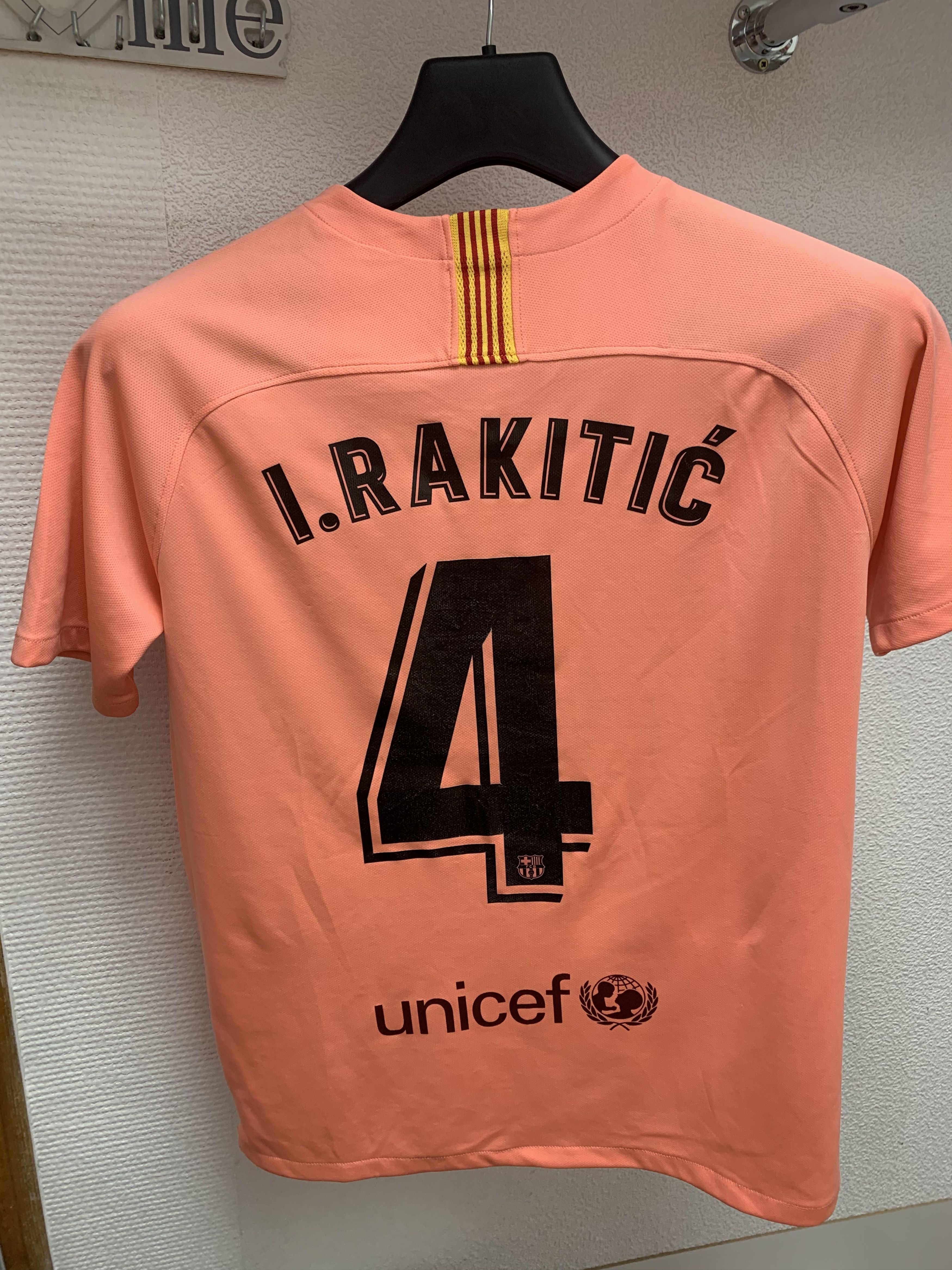 Nike Barcelona Nike Rakitic 4 soccer jersey S size Size US S / EU 44-46 / 1 - 1 Thumbnail