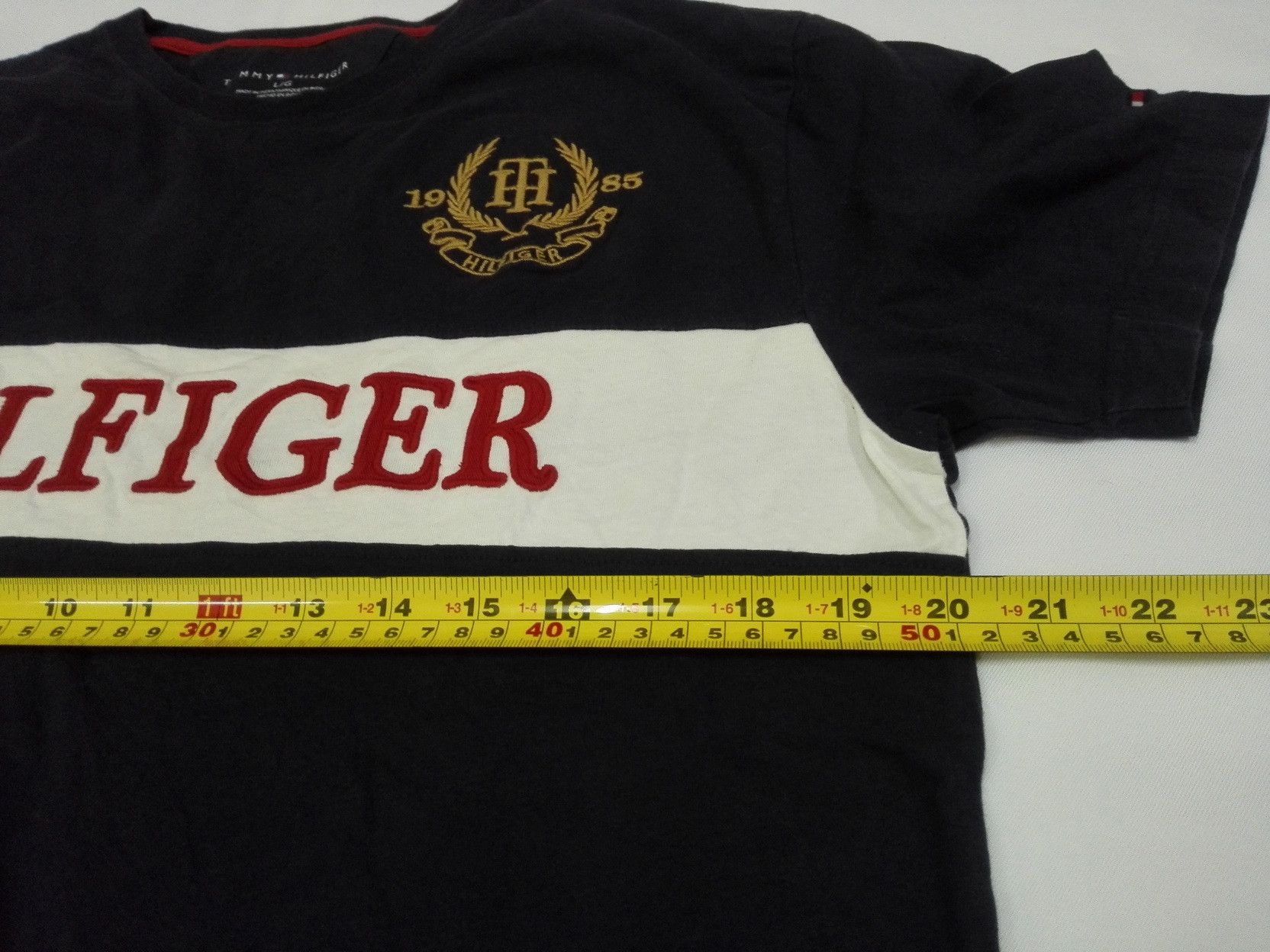 Tommy Hilfiger TOMMY HILFIGER TH 85 Spell Out Logo Tee Size L / US 10 / IT 46 - 8 Thumbnail