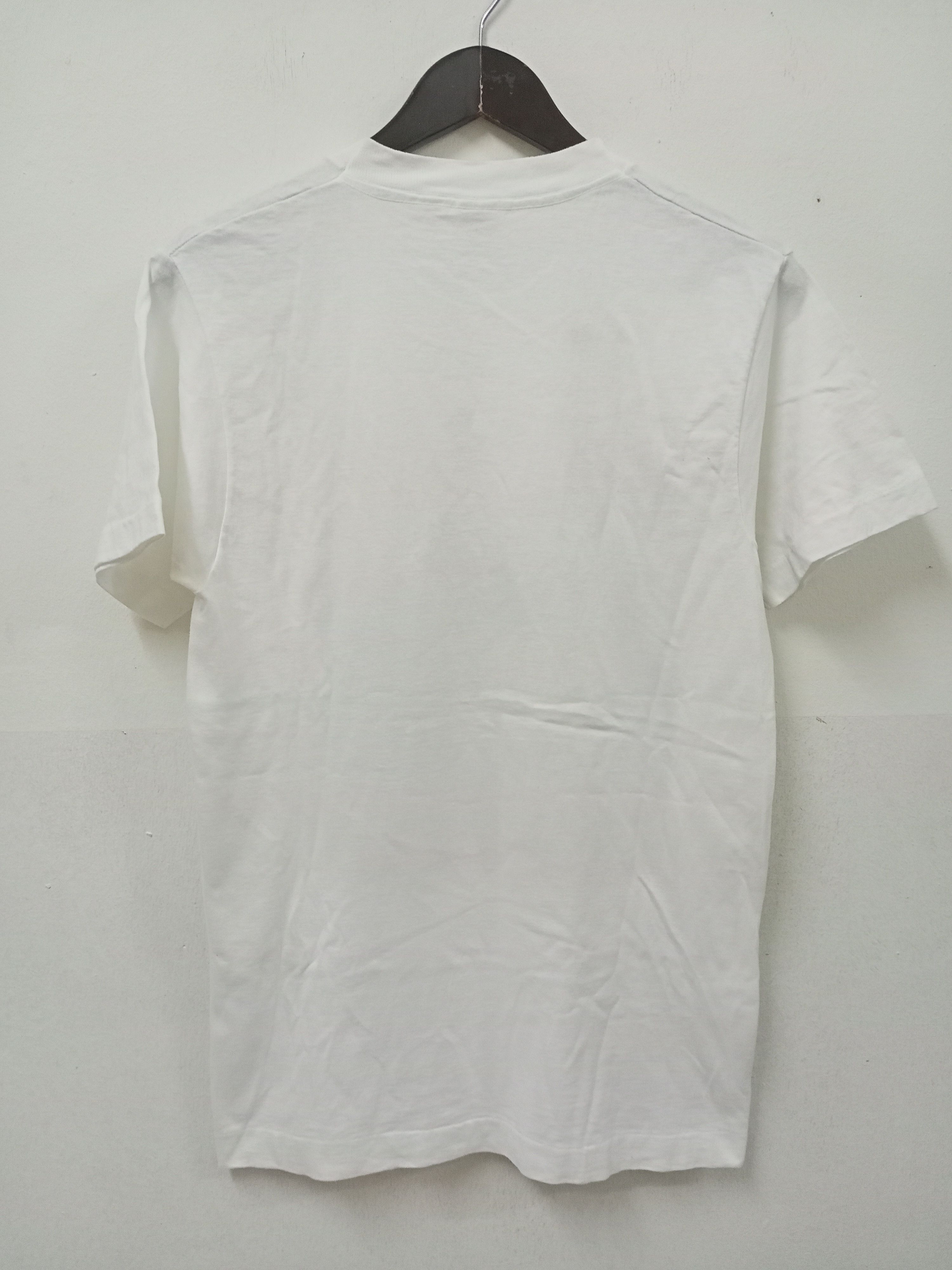 Vintage Vintage 90's Paradise Guam Surfing Art T-shirt Size US S / EU 44-46 / 1 - 4 Thumbnail