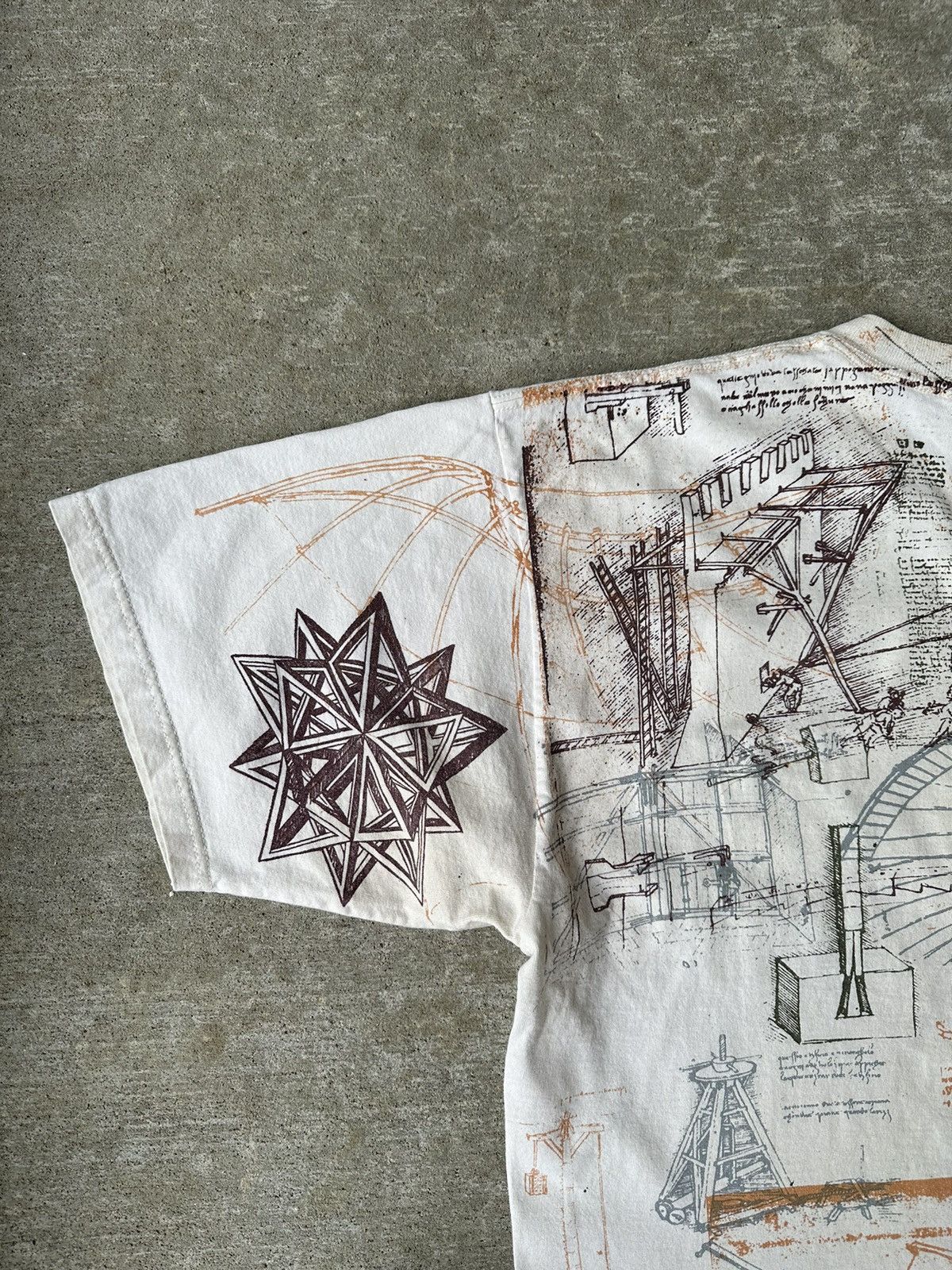 Other Vintage All Over Print da Vinci Tee Shirt Size US L / EU 52-54 / 3 - 9 Thumbnail