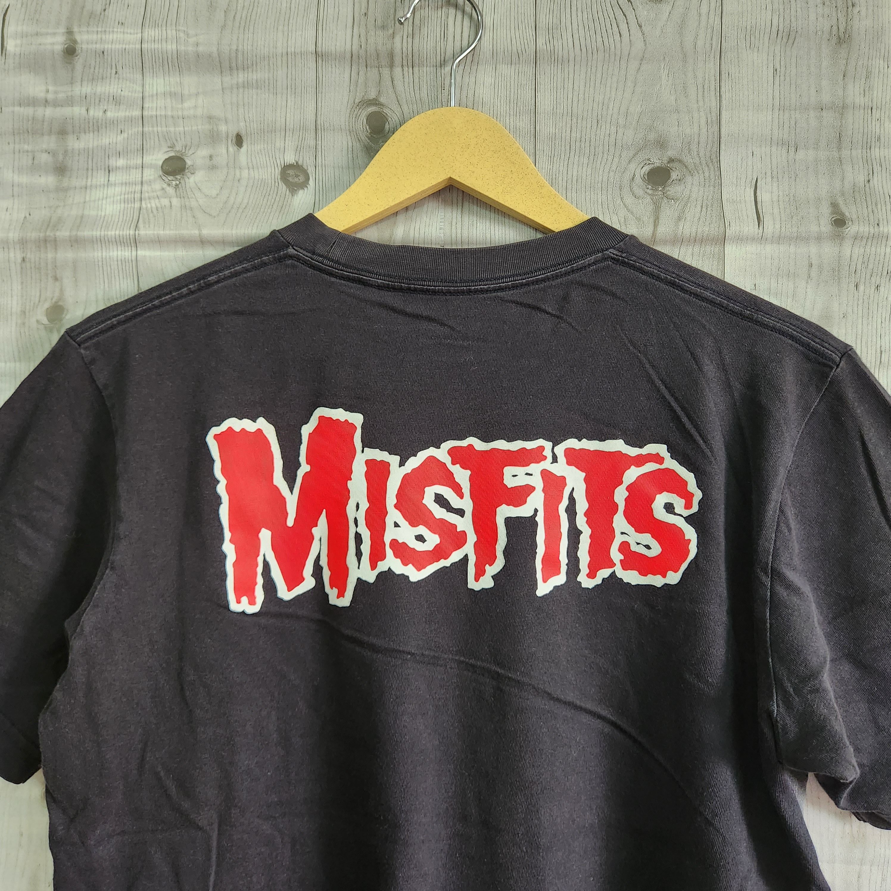 Misfits × Uniqlo Misfits X Uniqlo Japan TShirt Size US M / EU 48-50 / 2 - 15 Thumbnail