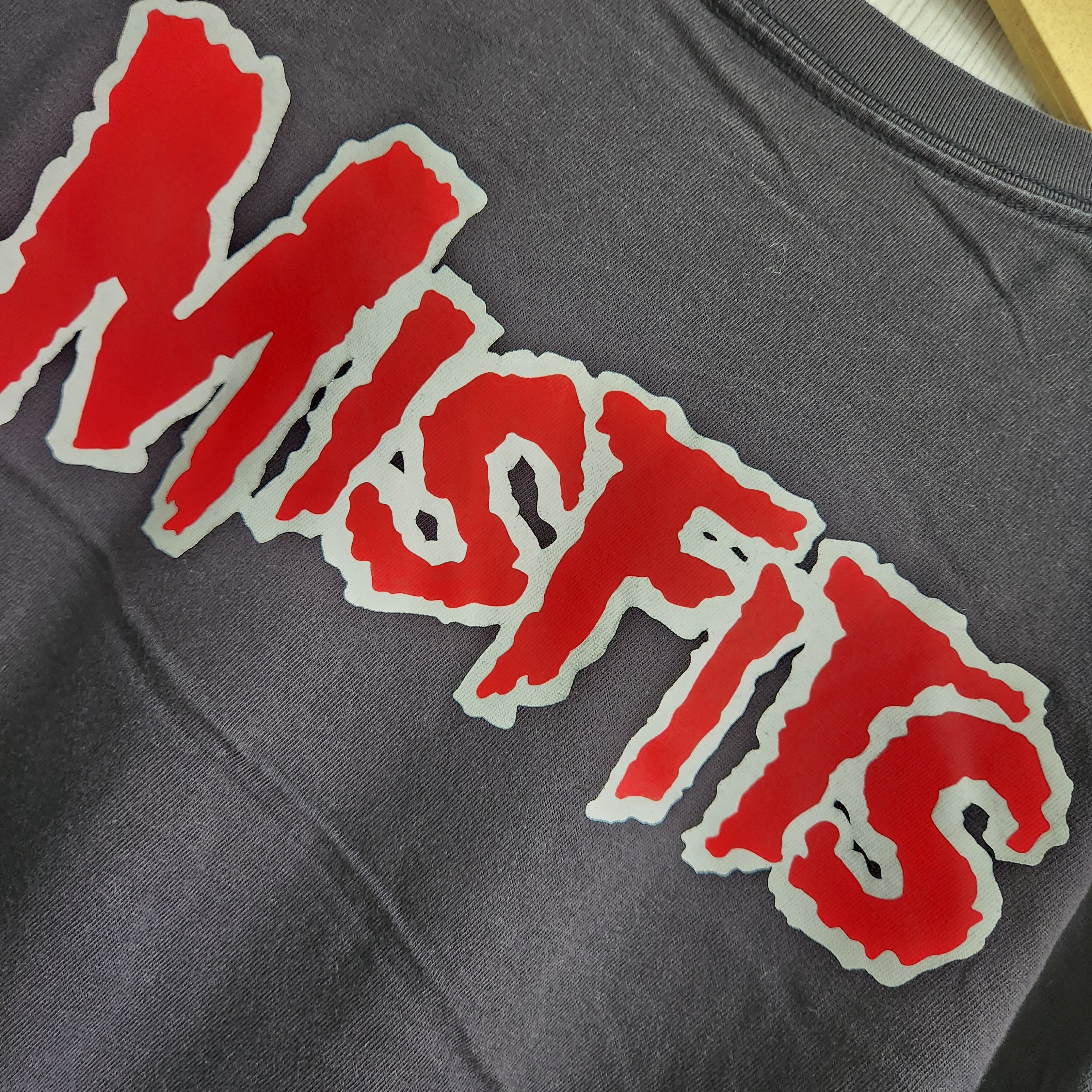 Misfits × Uniqlo Misfits X Uniqlo Japan TShirt Size US M / EU 48-50 / 2 - 13 Thumbnail