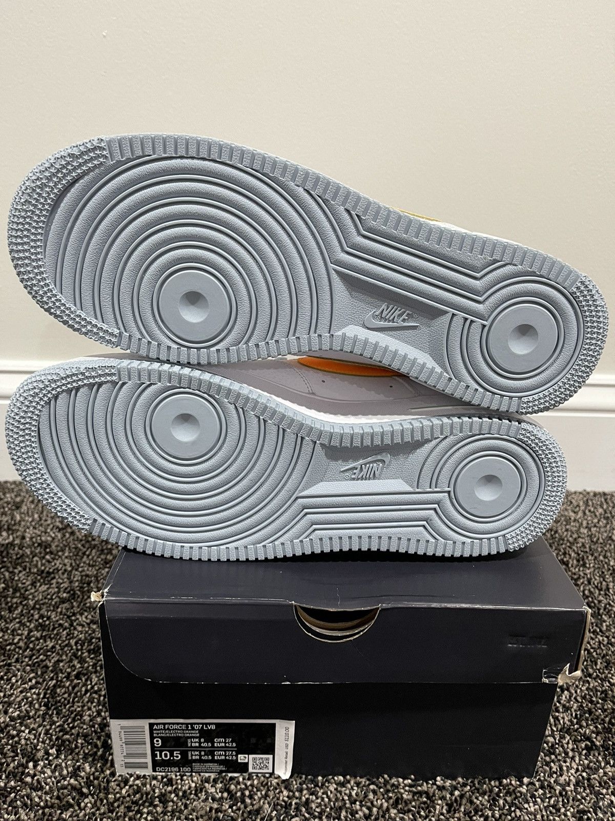 Nike Nike Air Force 1 Low White / Yellow Kindness Day 2020 Size US 9 / EU 42 - 7 Thumbnail
