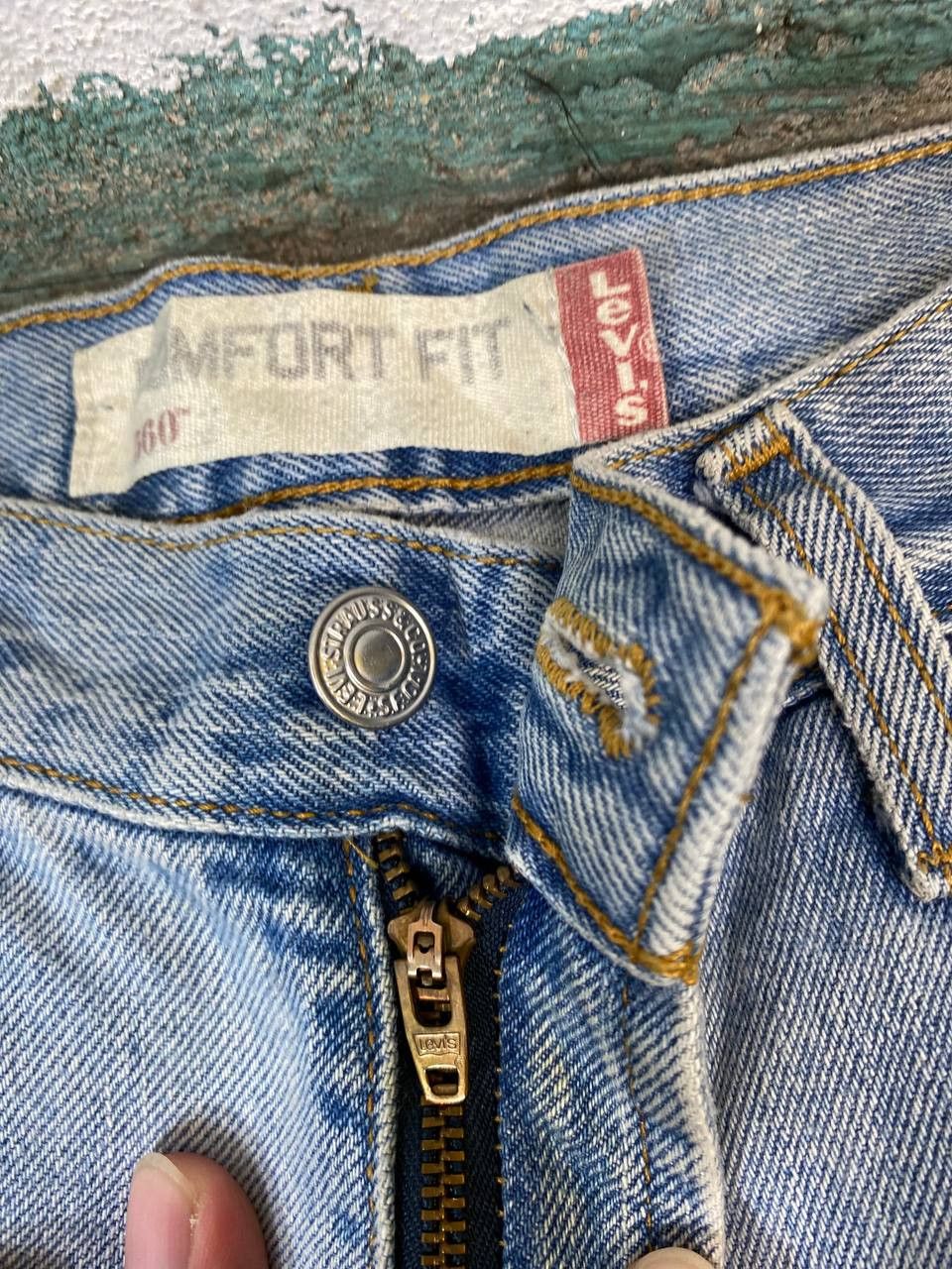 Levi's vintage levis 560 comfort fit lightwash denim Size US 34 / EU 50 - 12 Thumbnail