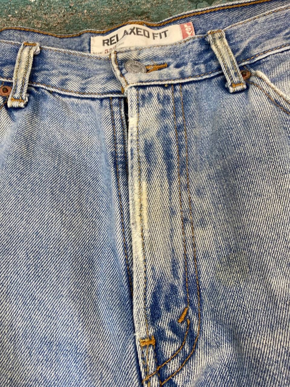 Levi's levis 550 relaxed fit distressed denim Size US 35 - 13 Thumbnail