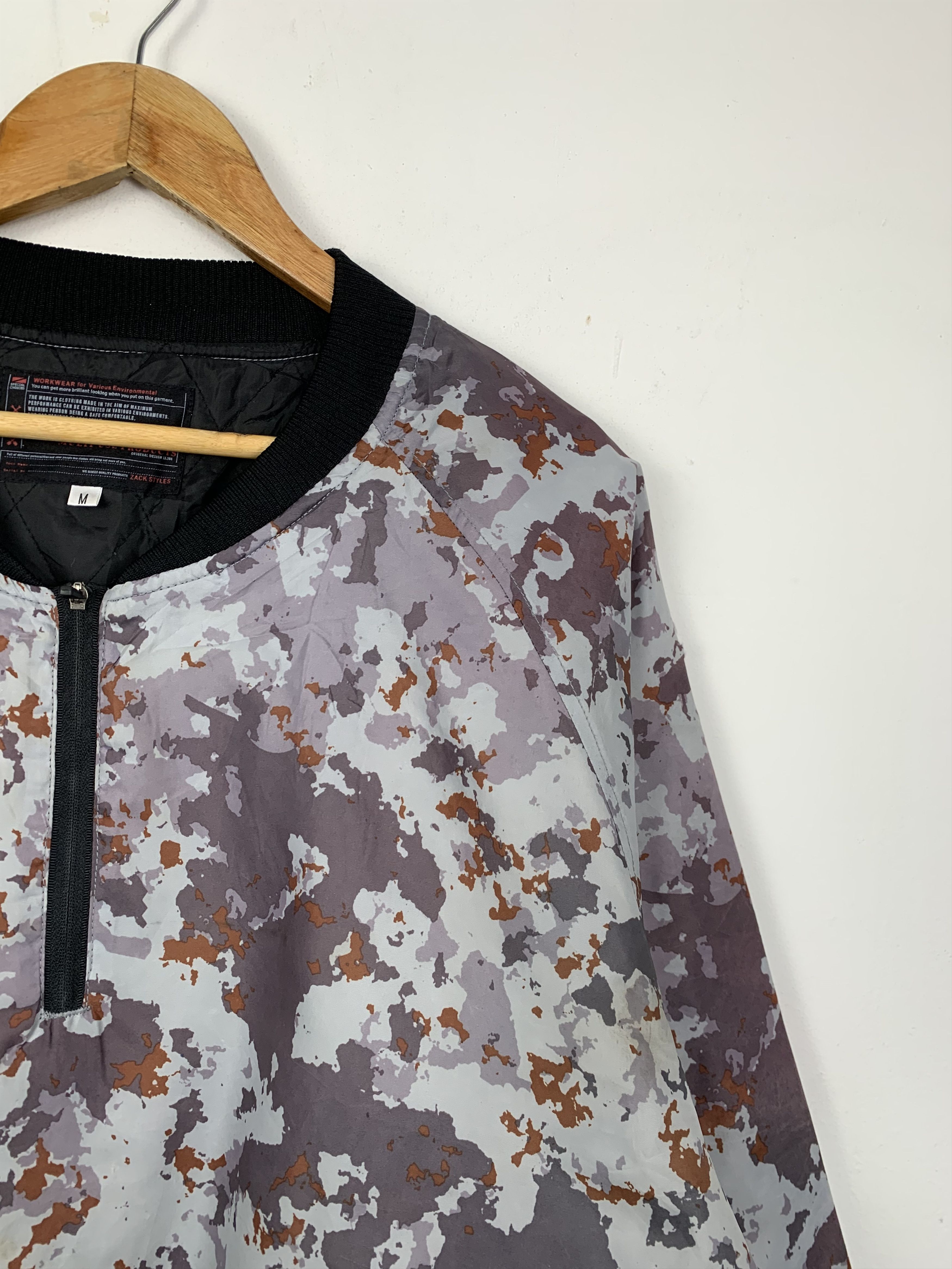 Japanese Brand Vintage Japanese Brand Camouflage Quilted Lining Windbreaker Size US M / EU 48-50 / 2 - 3 Thumbnail