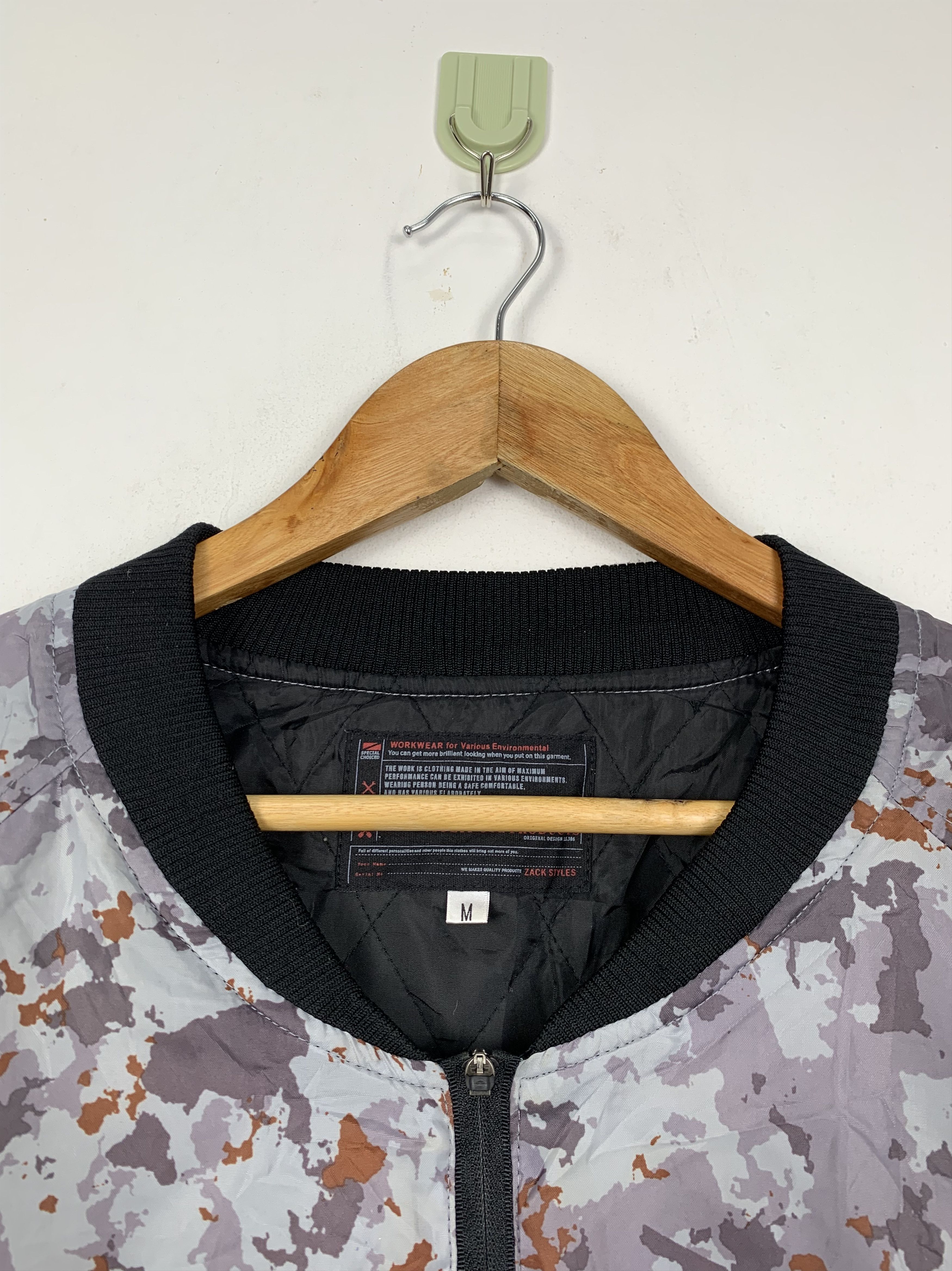 Japanese Brand Vintage Japanese Brand Camouflage Quilted Lining Windbreaker Size US M / EU 48-50 / 2 - 5 Thumbnail