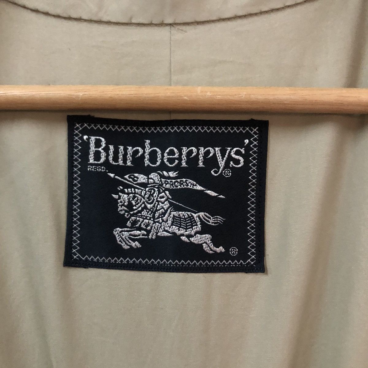 Burberry VINTAGE TRECNH COAT BURBERRYS Size US M / EU 48-50 / 2 - 9 Thumbnail