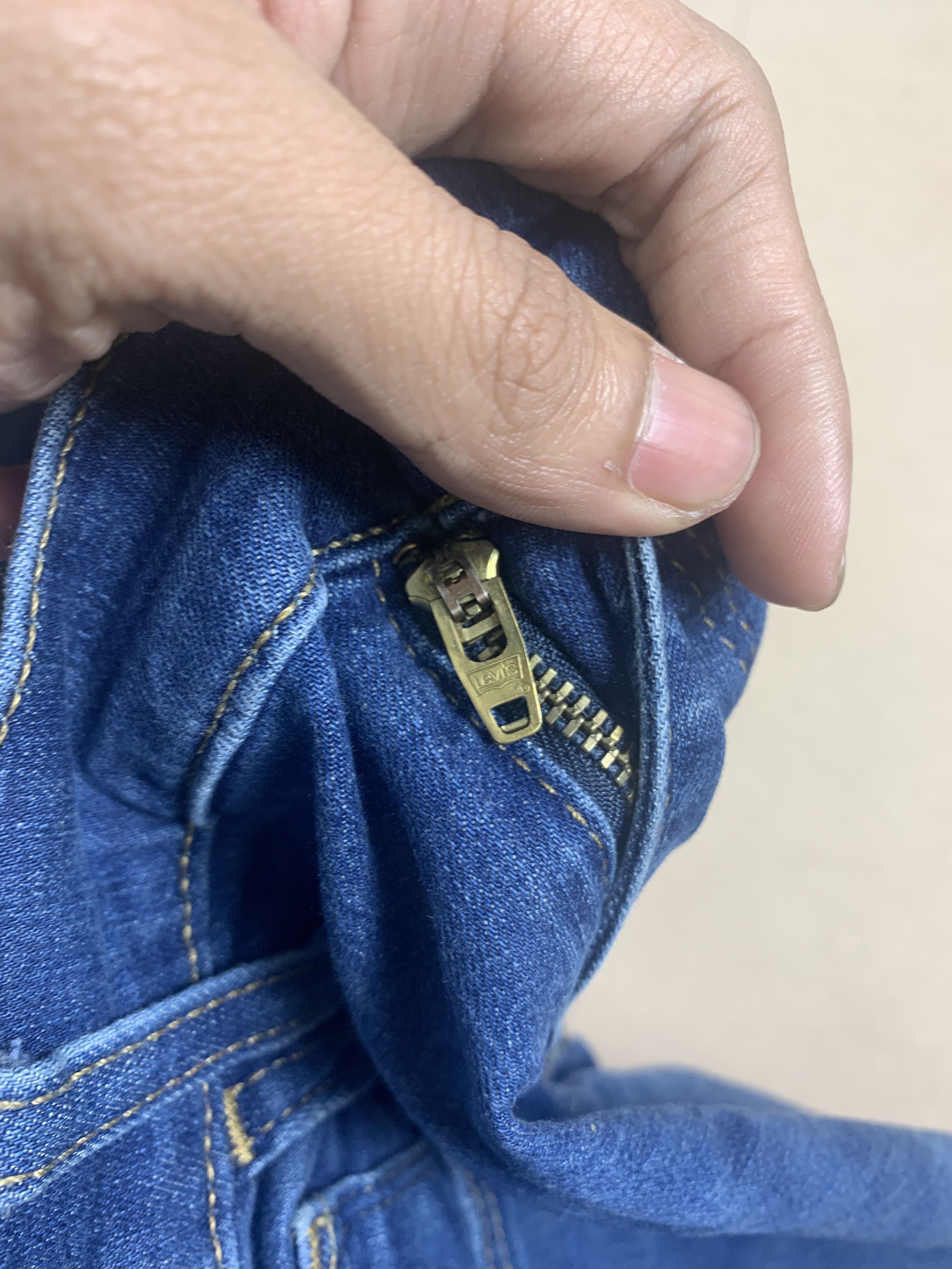 Levi's Vintage Levis 720 Skinny Faded Blue Jeans Size US 31 - 20 Thumbnail