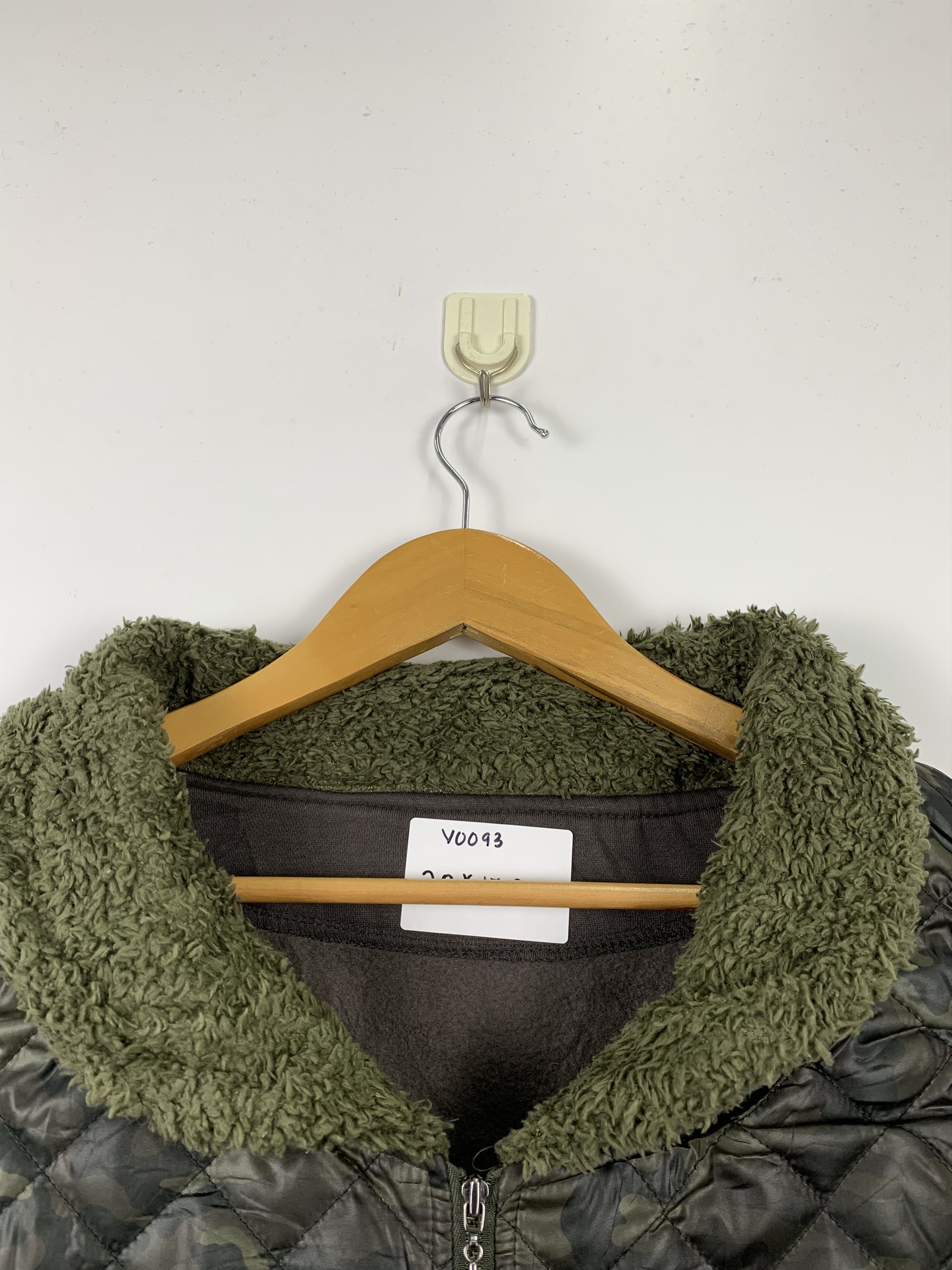 Japanese Brand Vintage Meture Krein Quilted Camo Sherpa Collar Vests Size US S / EU 44-46 / 1 - 5 Thumbnail