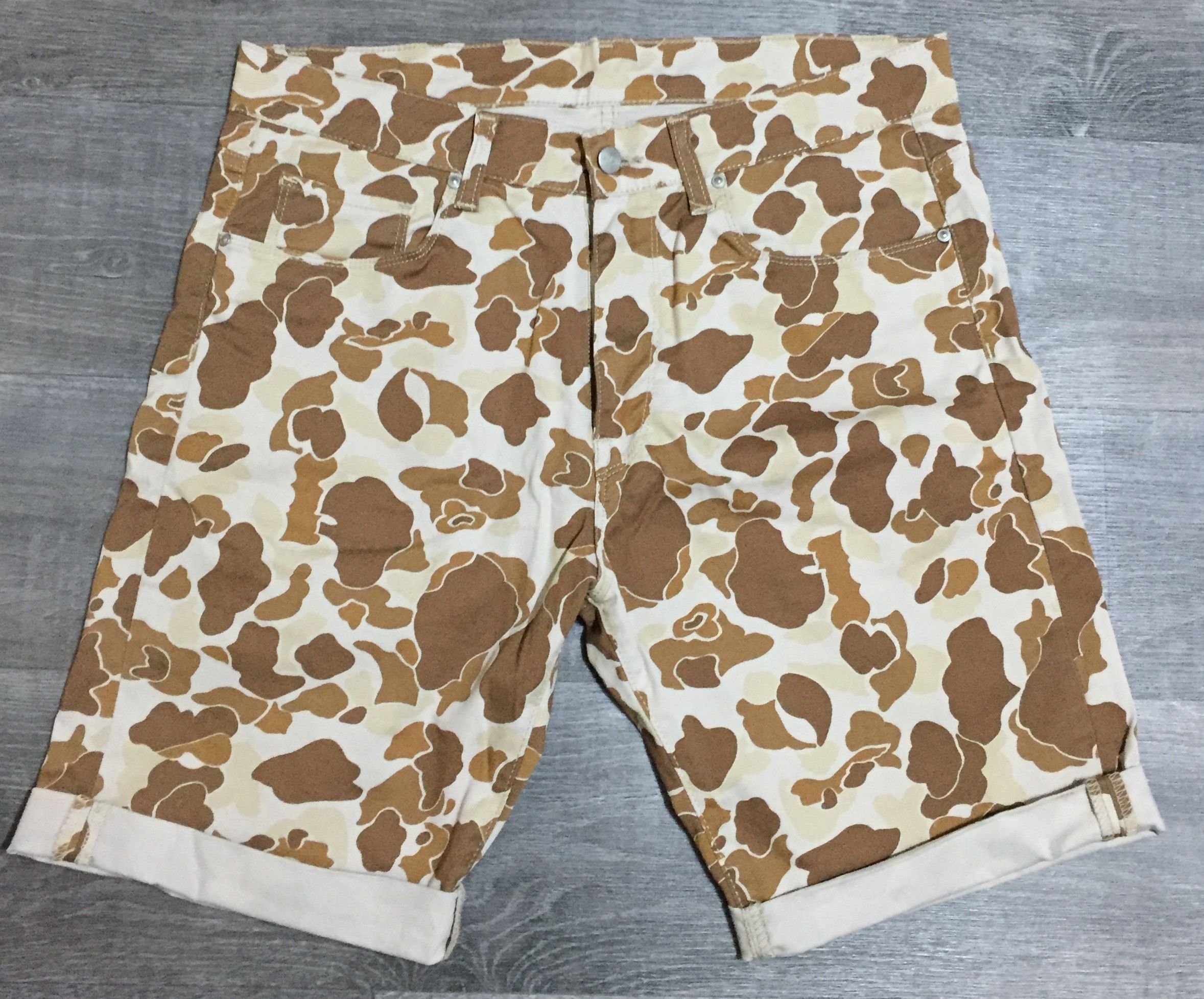 Carhartt Carhartt WIP Swell Bermuda Camo Camouflage Shorts Size US 32 / EU 48 - 2 Thumbnail
