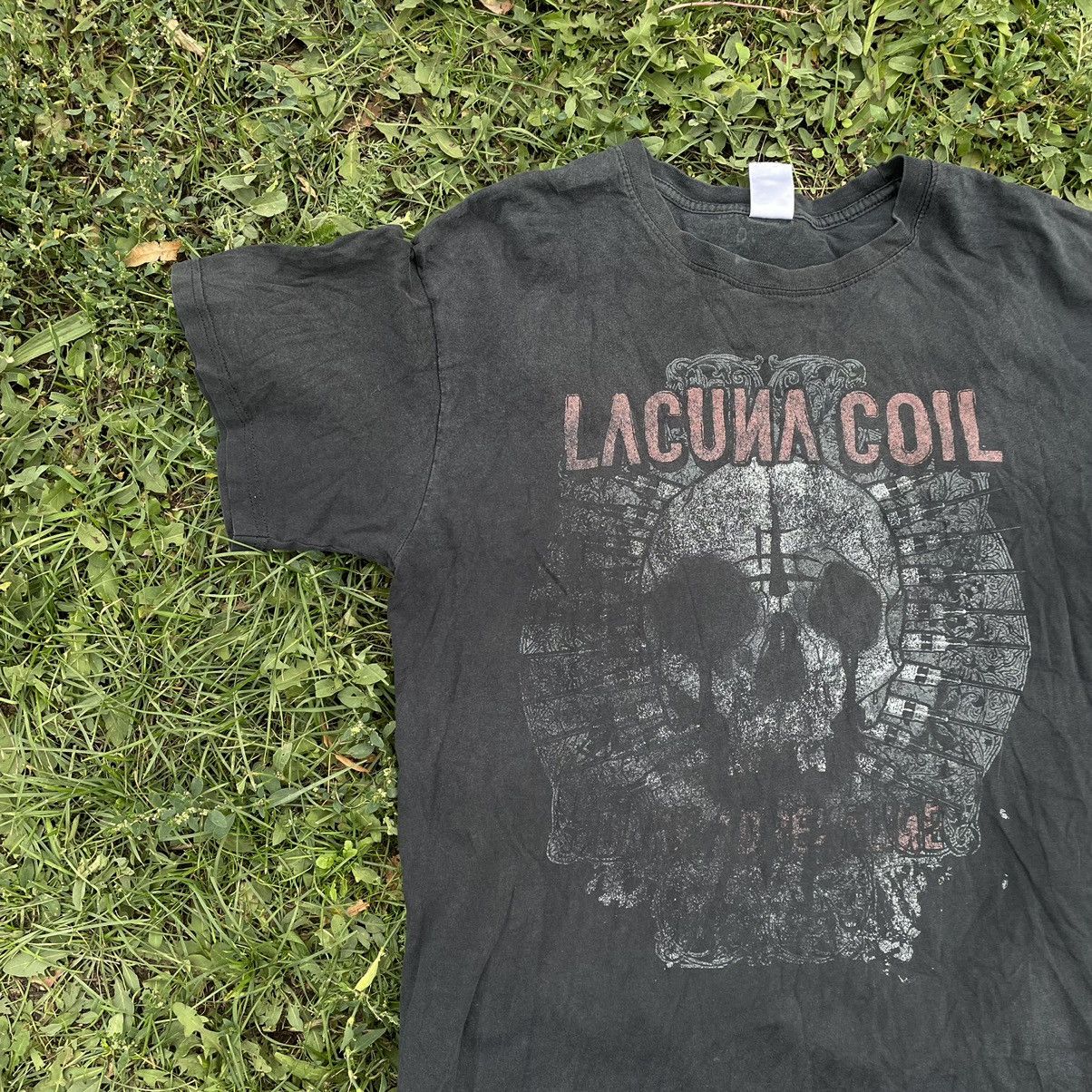 Vintage Vintage Y2K Lacuna Coil Graphic Tee Sun Faded Horror Grunge Size US L / EU 52-54 / 3 - 3 Thumbnail