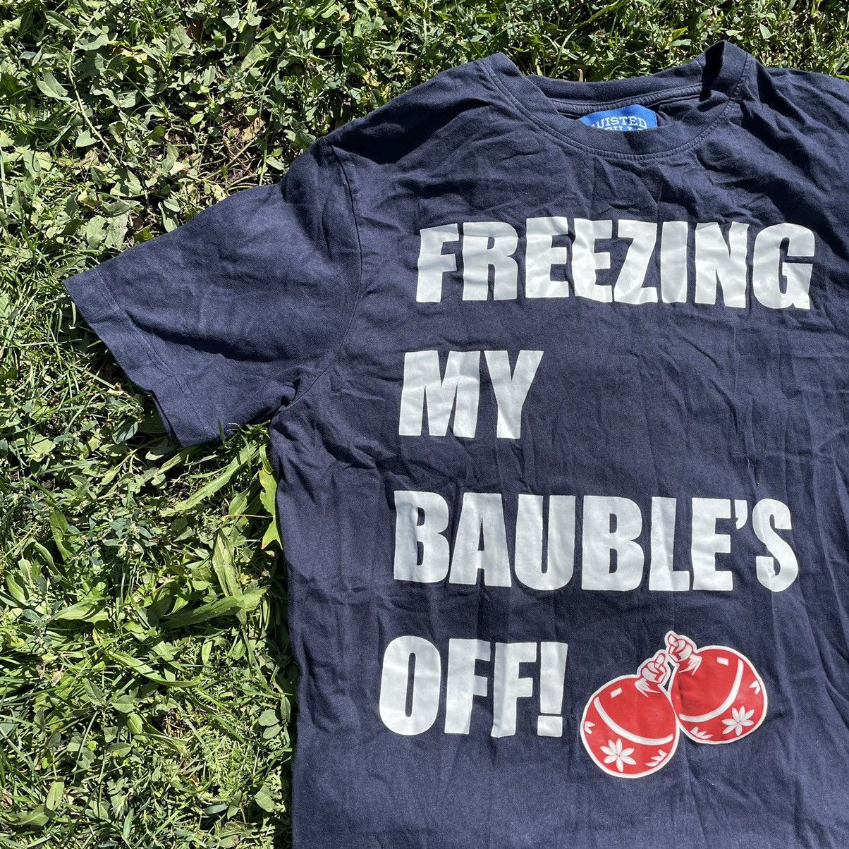 Vintage Vintage Y2K Freezing My Baubles Off Graphic Tee Humor Street Size US M / EU 48-50 / 2 - 3 Thumbnail
