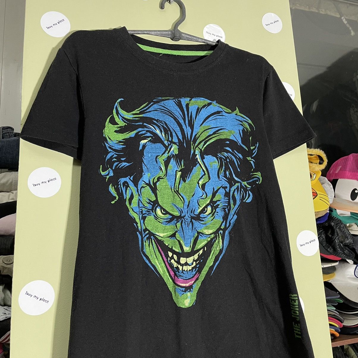 Vintage Y2K Joker Graphic Tee Horror Villain Creepy Streetwear S Size US S / EU 44-46 / 1 - 4 Thumbnail