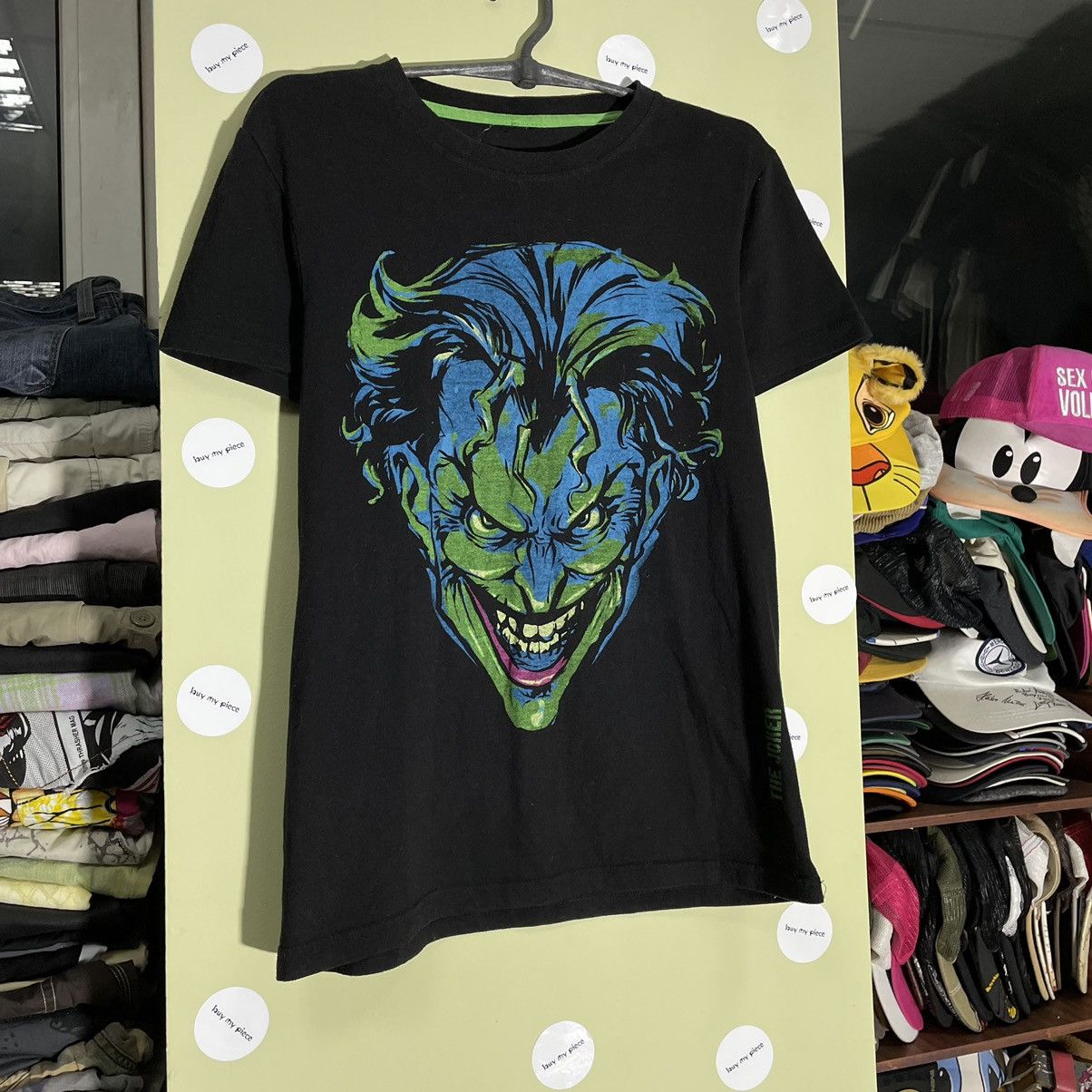 Vintage Y2K Joker Graphic Tee Horror Villain Creepy Streetwear S Size US S / EU 44-46 / 1 - 2 Thumbnail