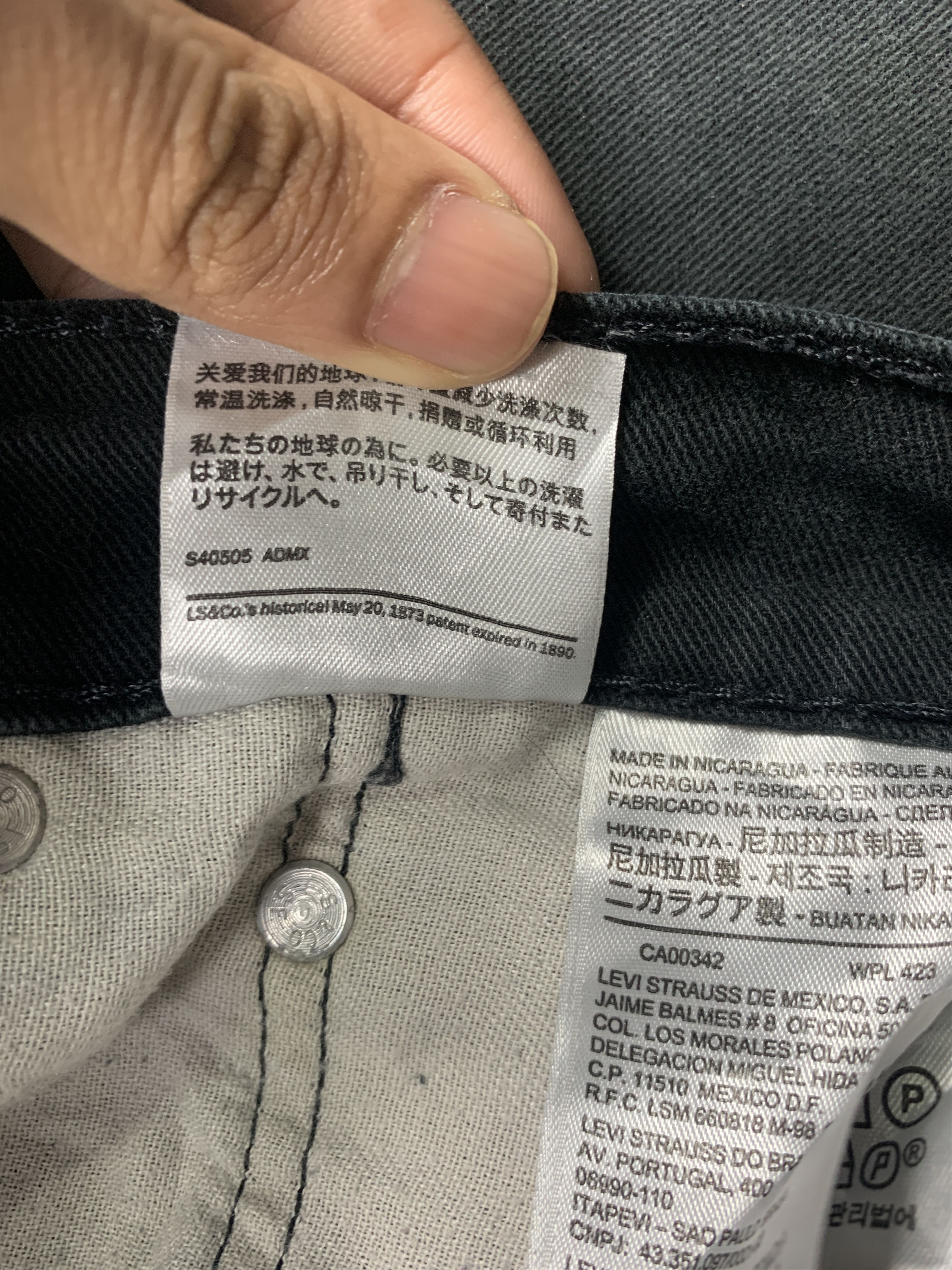 Levi's Vintage LEVI'S 541 Faded Mid Wash Black Jeans Size US 41 - 15 Thumbnail