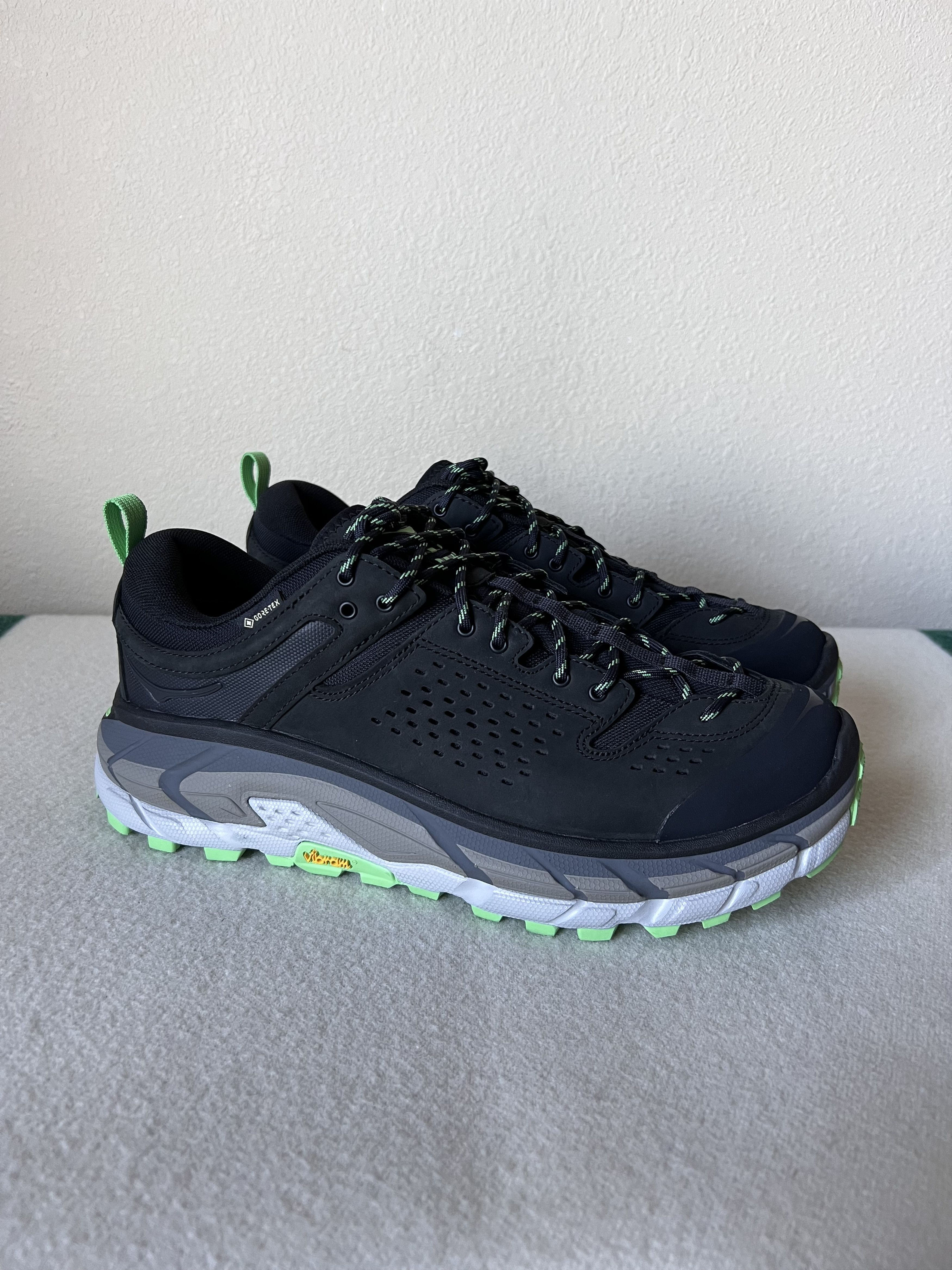 Hoka Hoka One One Tor Ultra Low in Black Zest Size US 11 / EU 44 - 1 Thumbnail