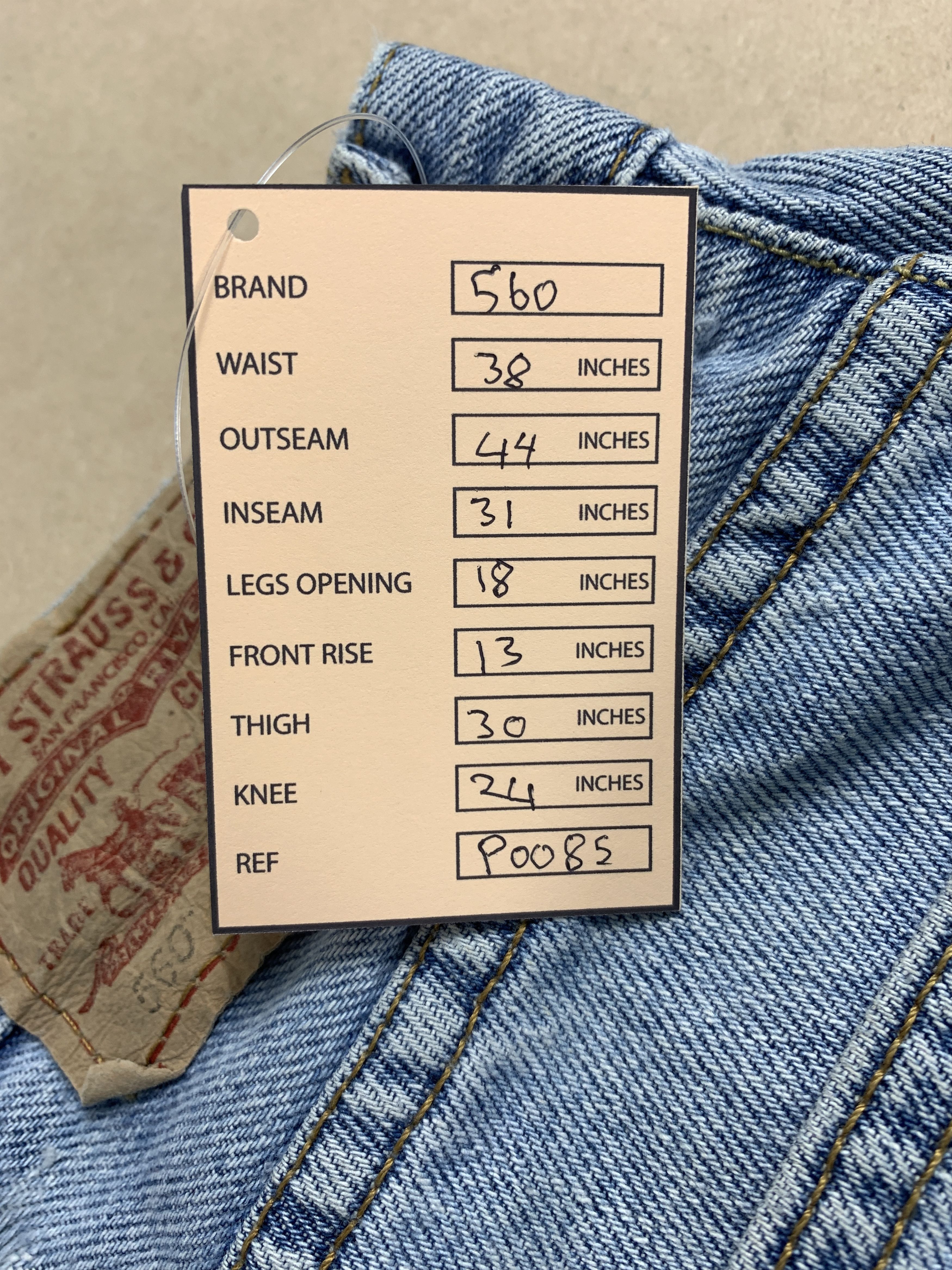 Levi's Vintage Levi's 560 Distressed Faded Light Wash Jeans Size US 38 / EU 54 - 13 Thumbnail