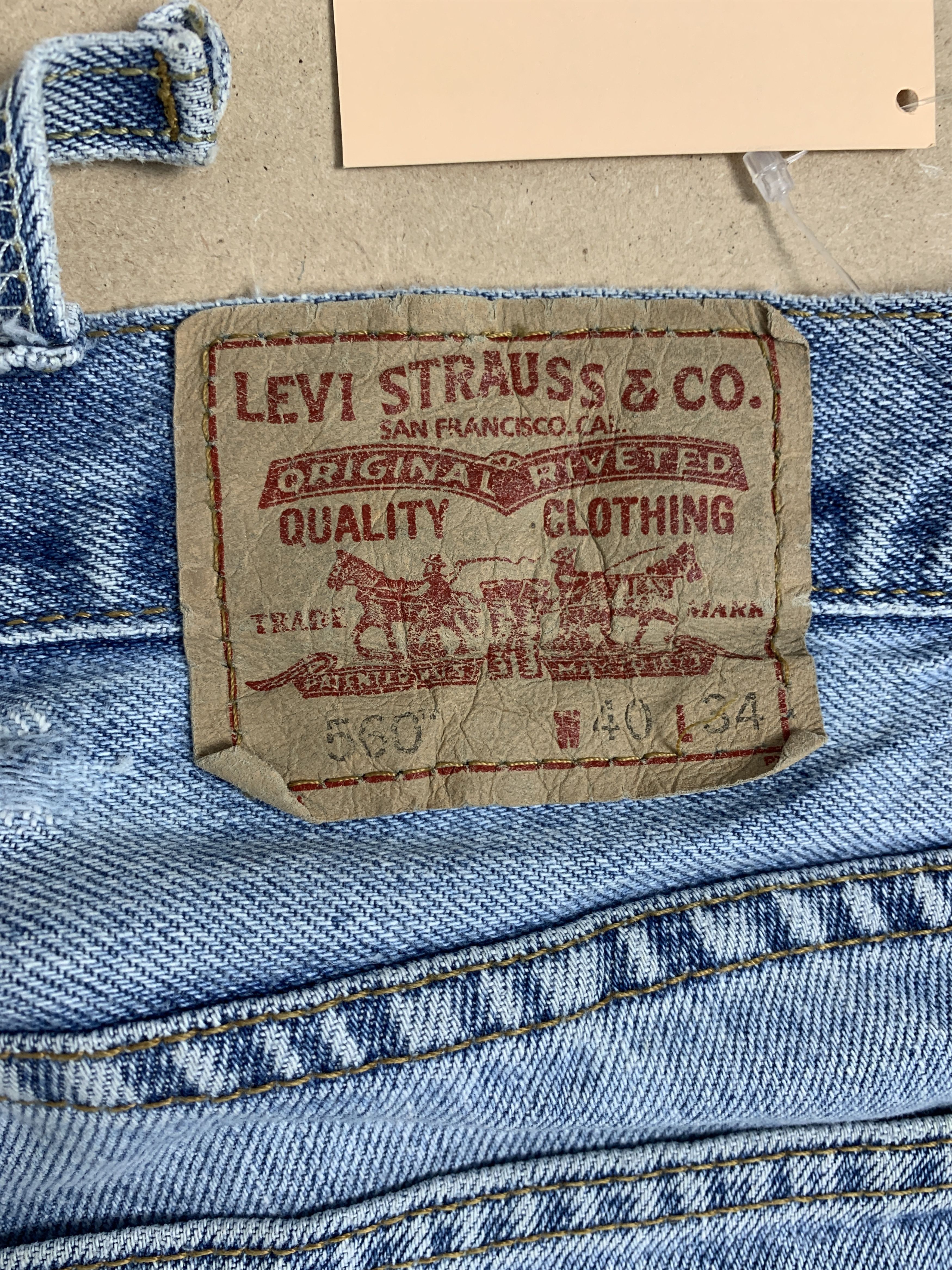 Levi's Vintage Levi's 560 Distressed Faded Light Wash Jeans Size US 38 / EU 54 - 5 Thumbnail