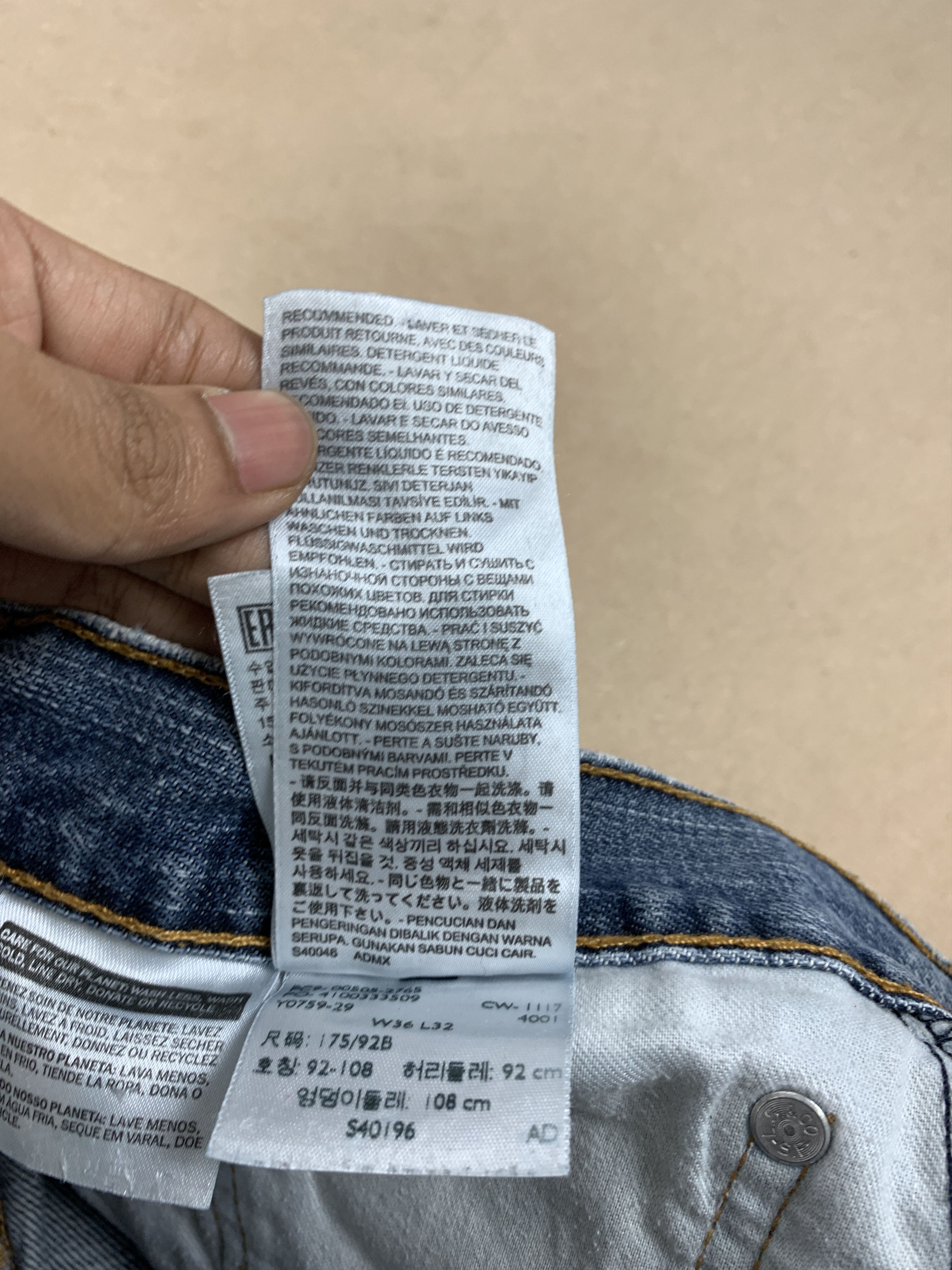 Levi's Vintage LEVI'S 505 Straight Cut Faded Jeans P0372 Size US 32 / EU 48 - 14 Thumbnail