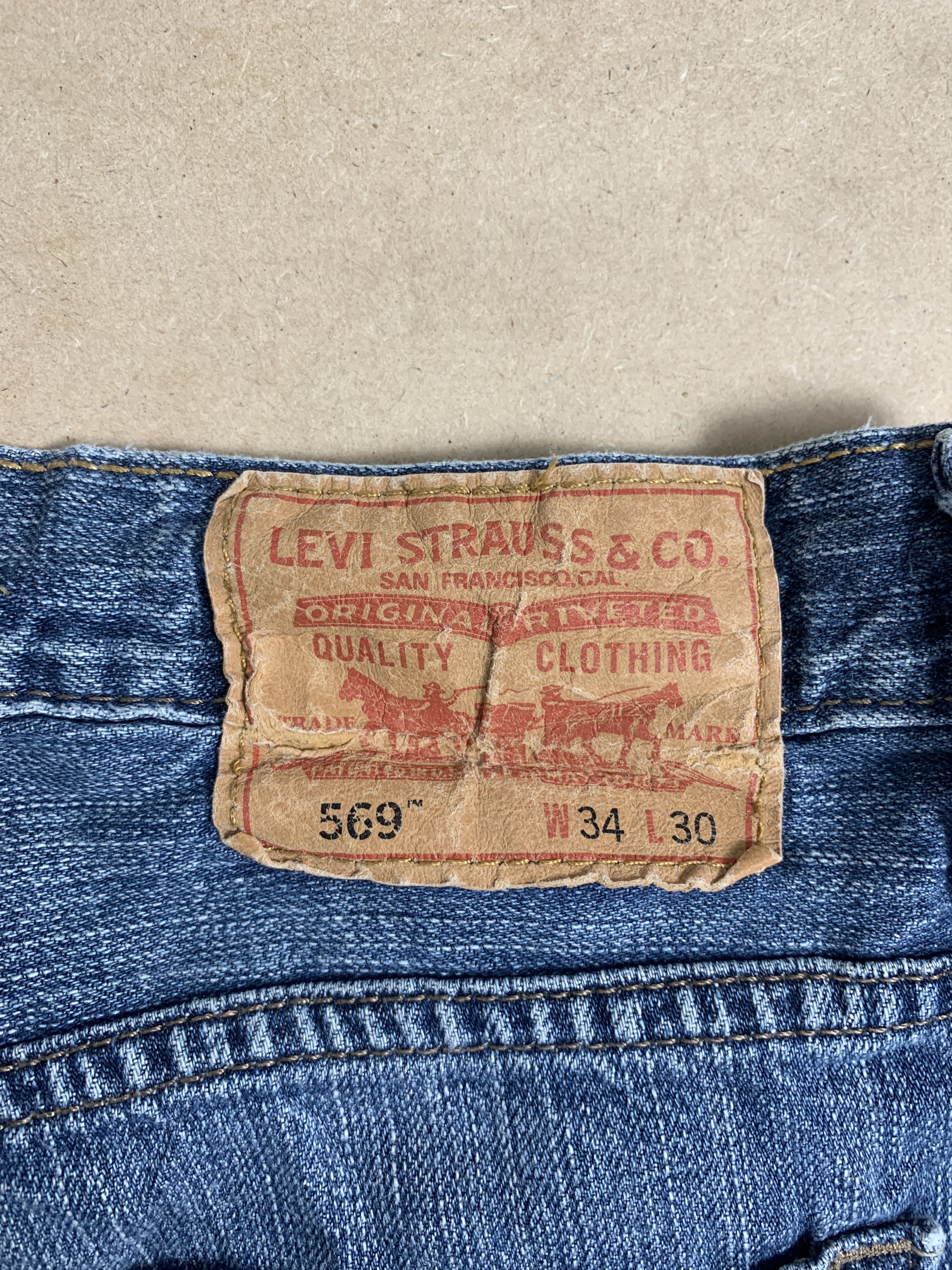 Levi's Vintage Levi's 569 Distressed Faded Mid Wash Jeans Size US 34 / EU 50 - 9 Thumbnail