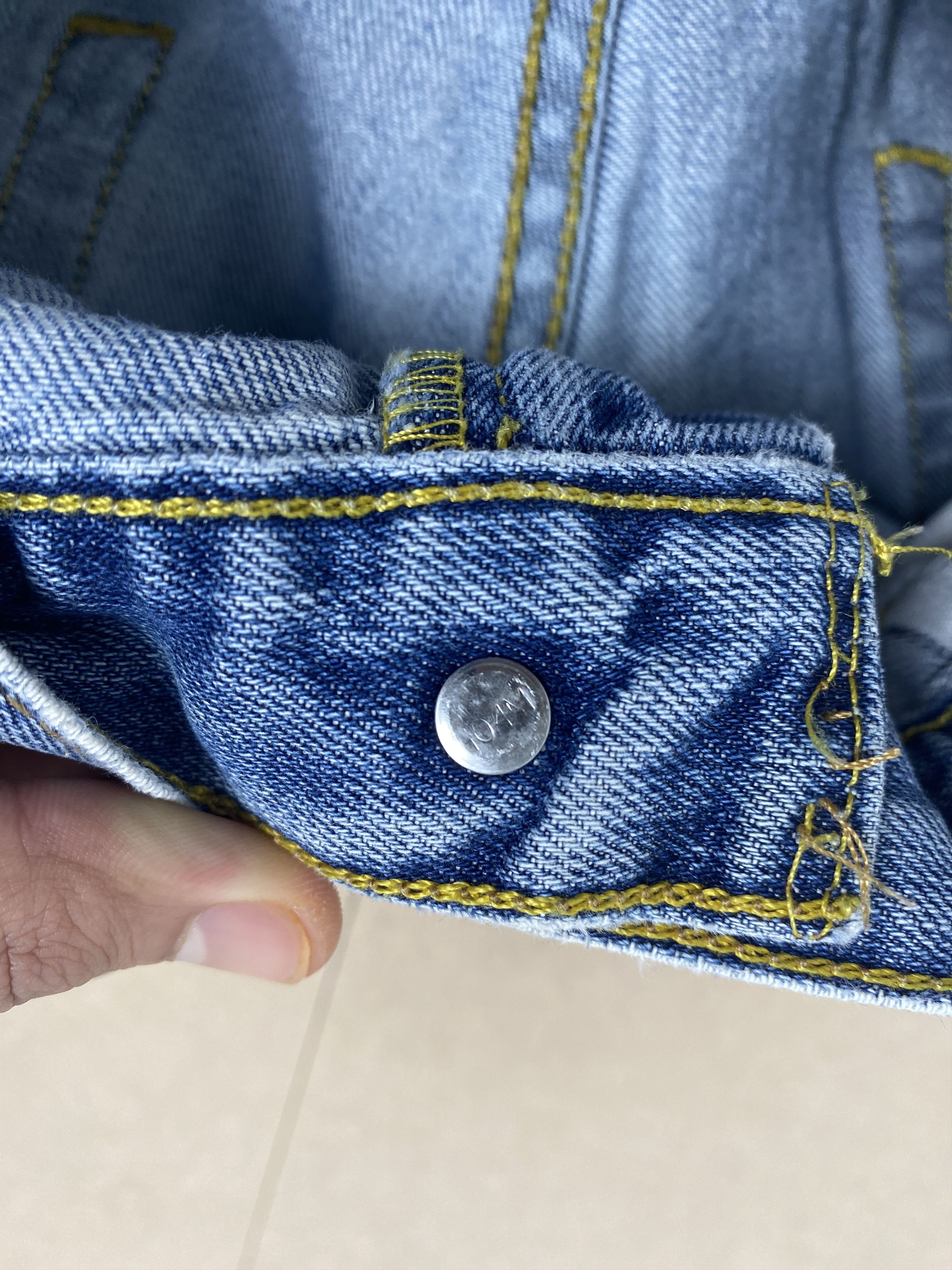 Levi's × Vintage Vintage Levis 569 Straight Cut Distressed Faded Blue Jeans Size US 35 - 15 Thumbnail