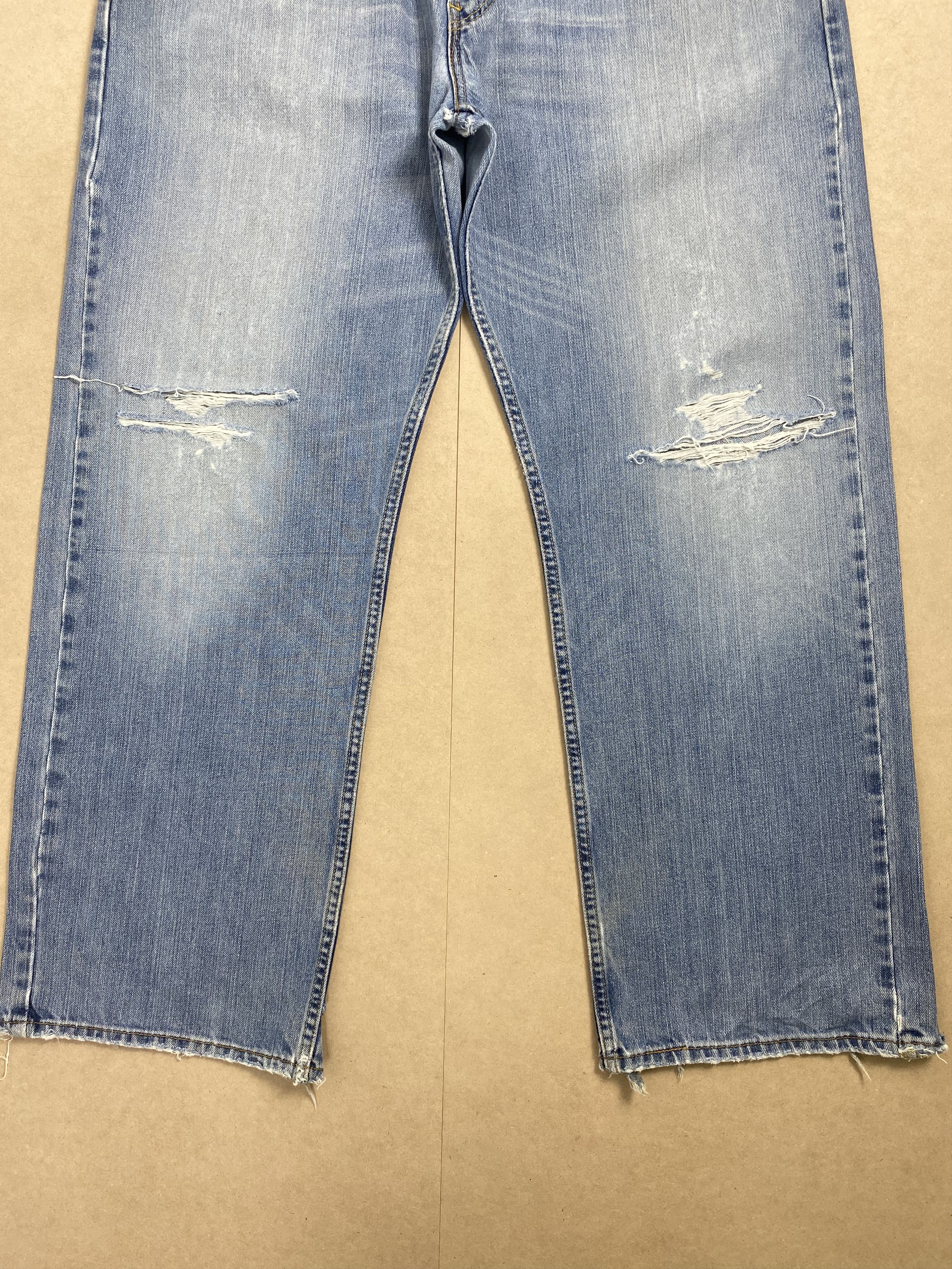 Levi's × Vintage Vintage Levis 569 Straight Cut Distressed Faded Blue Jeans Size US 35 - 3 Thumbnail
