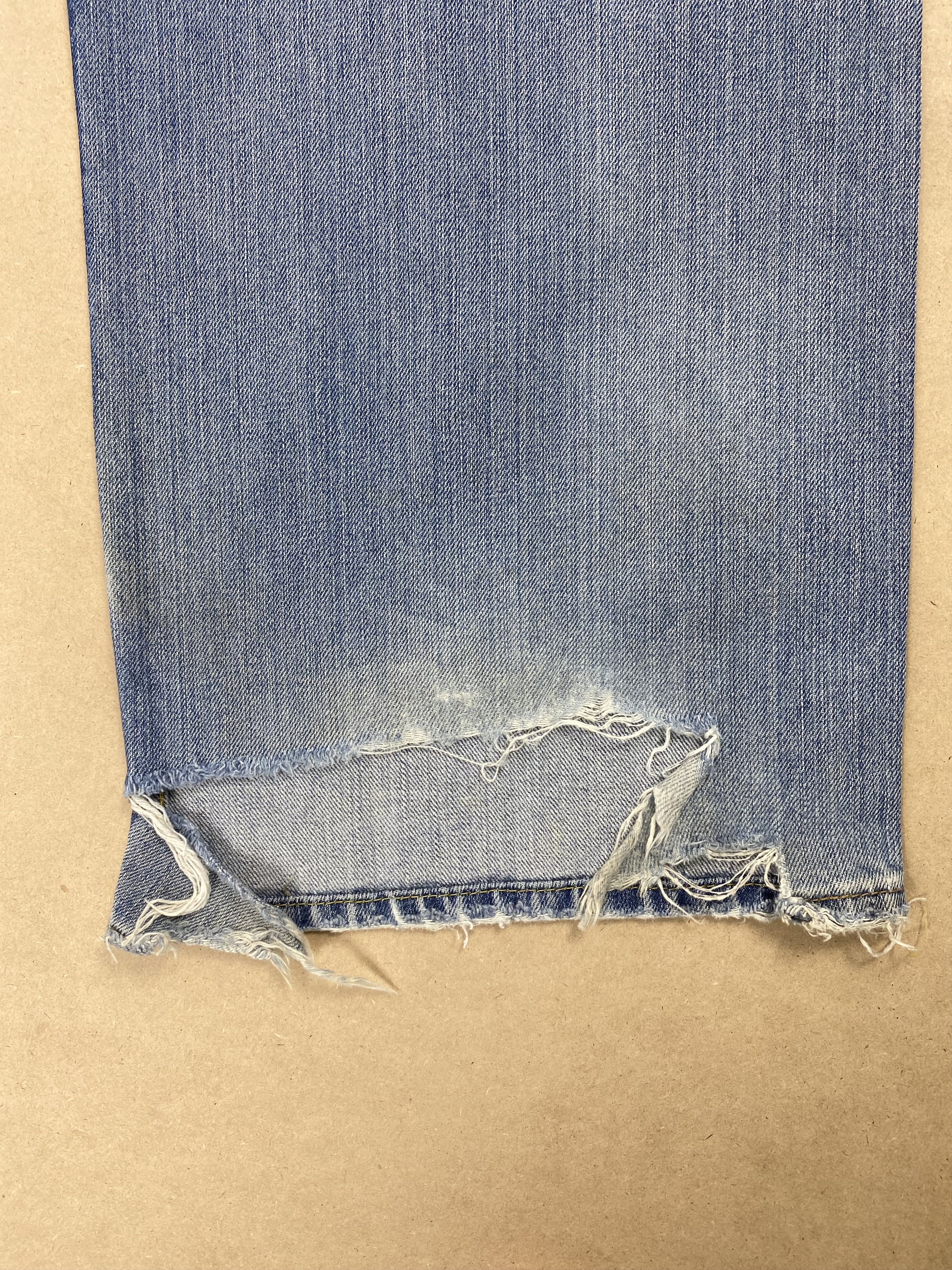 Levi's × Vintage Vintage Levis 569 Straight Cut Distressed Faded Blue Jeans Size US 35 - 7 Thumbnail