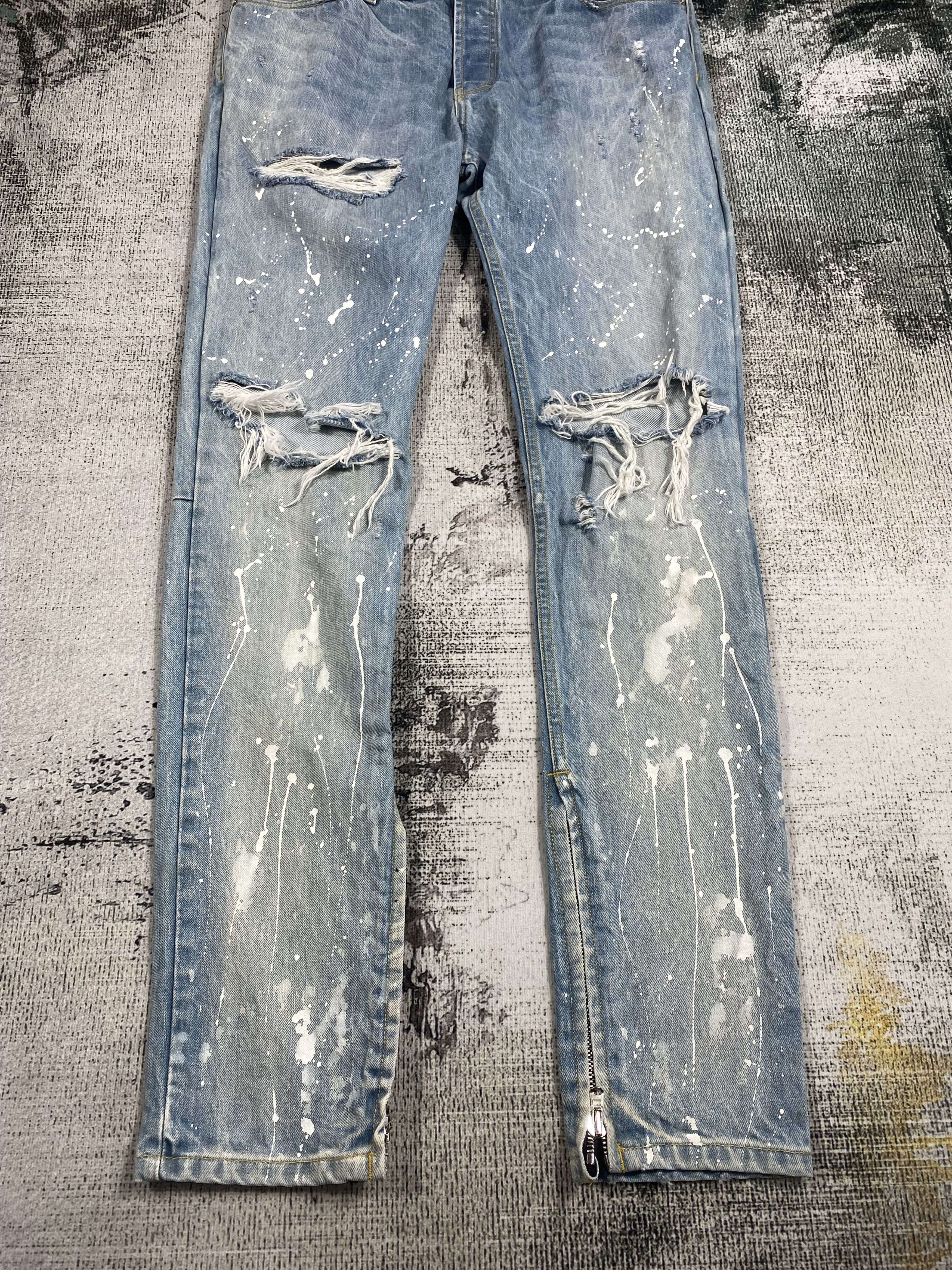 Mintcrew RARE🔥Skinny Fit Light Washed Splash Painters Distressed Size US 35 - 4 Thumbnail