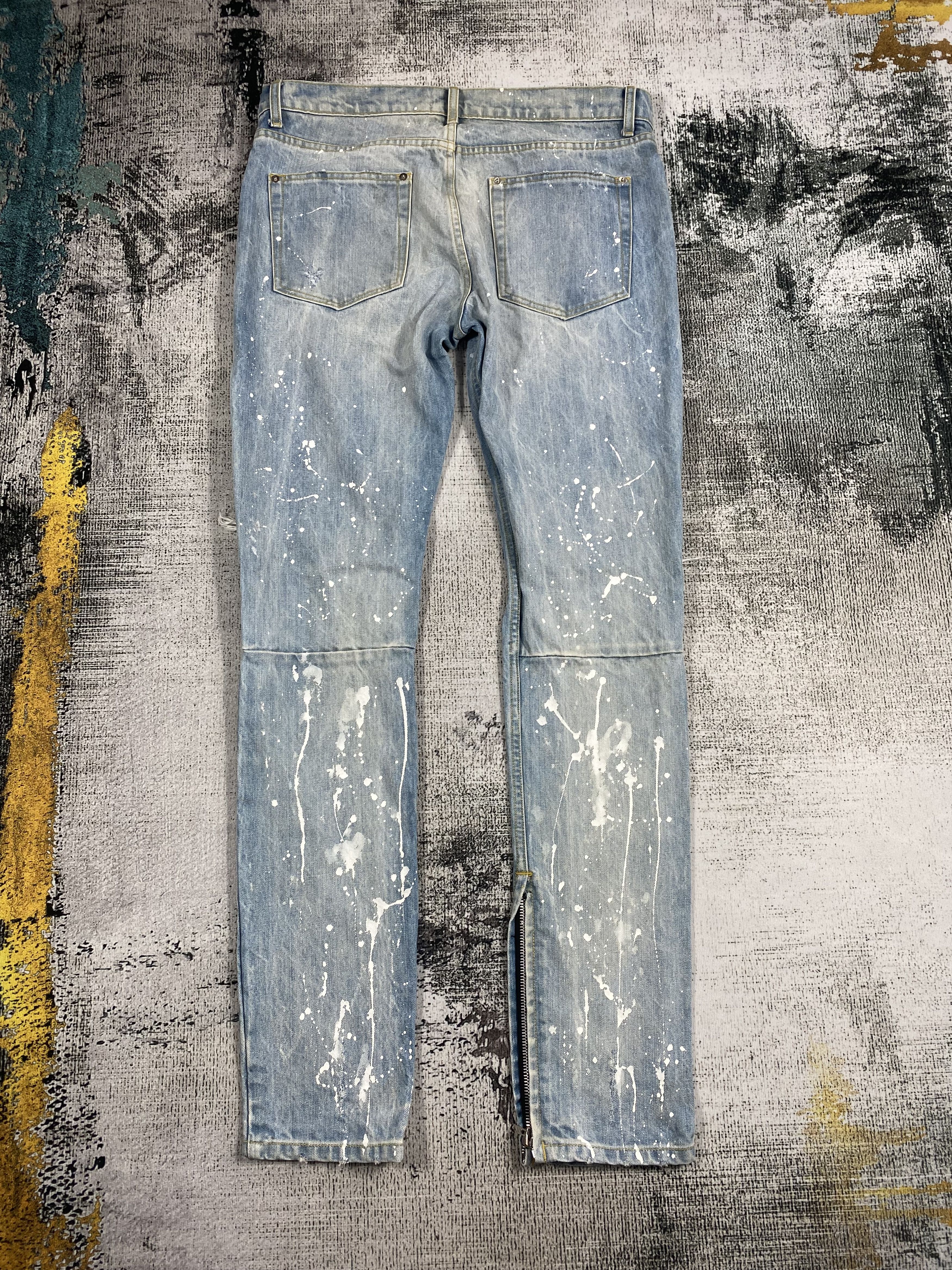 Mintcrew RARE🔥Skinny Fit Light Washed Splash Painters Distressed Size US 35 - 2 Thumbnail