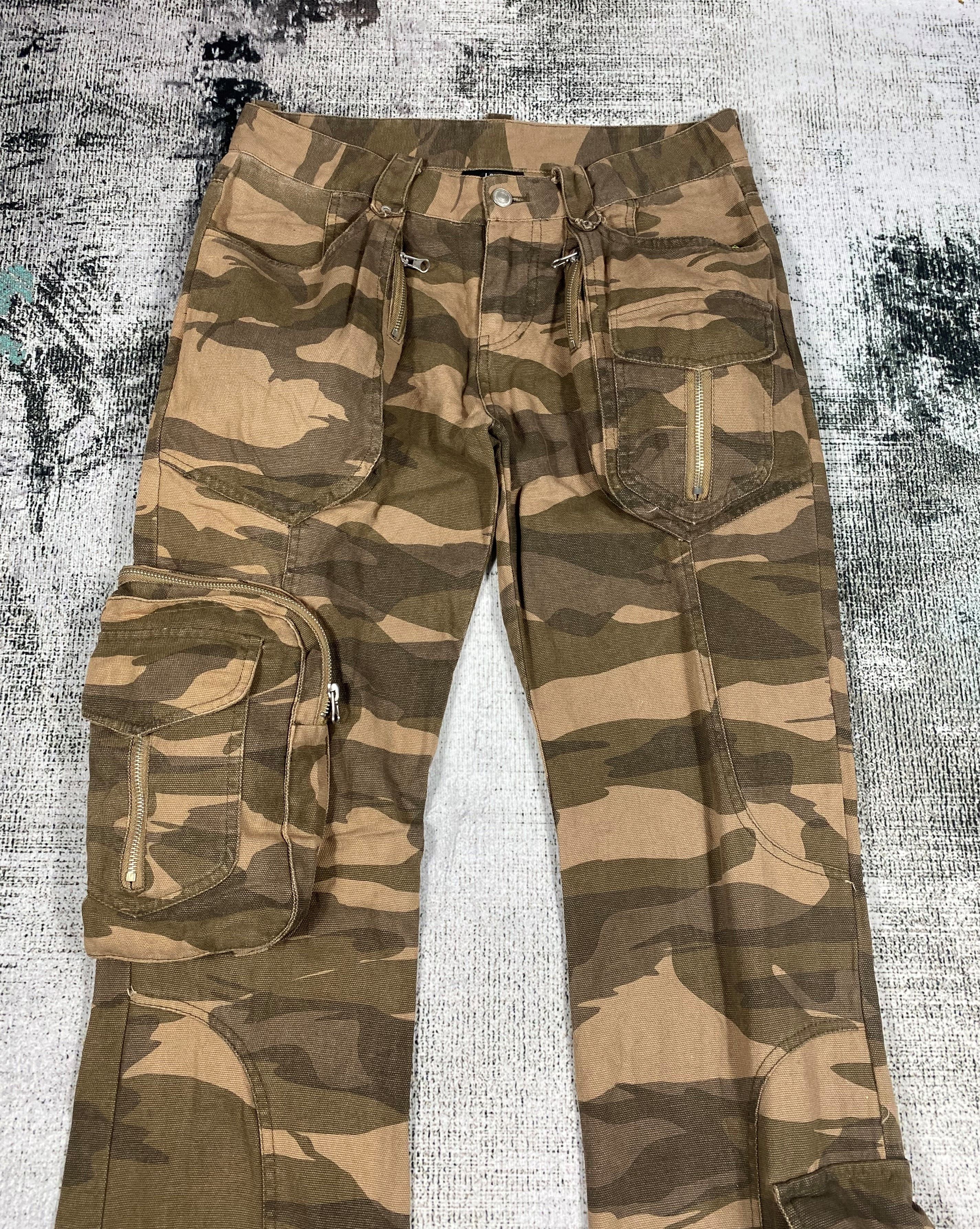 Japanese Brand RARE🔥Flared Utility Camouflage Cargo 8 Pockets Pants Size US 32 / EU 48 - 2 Thumbnail