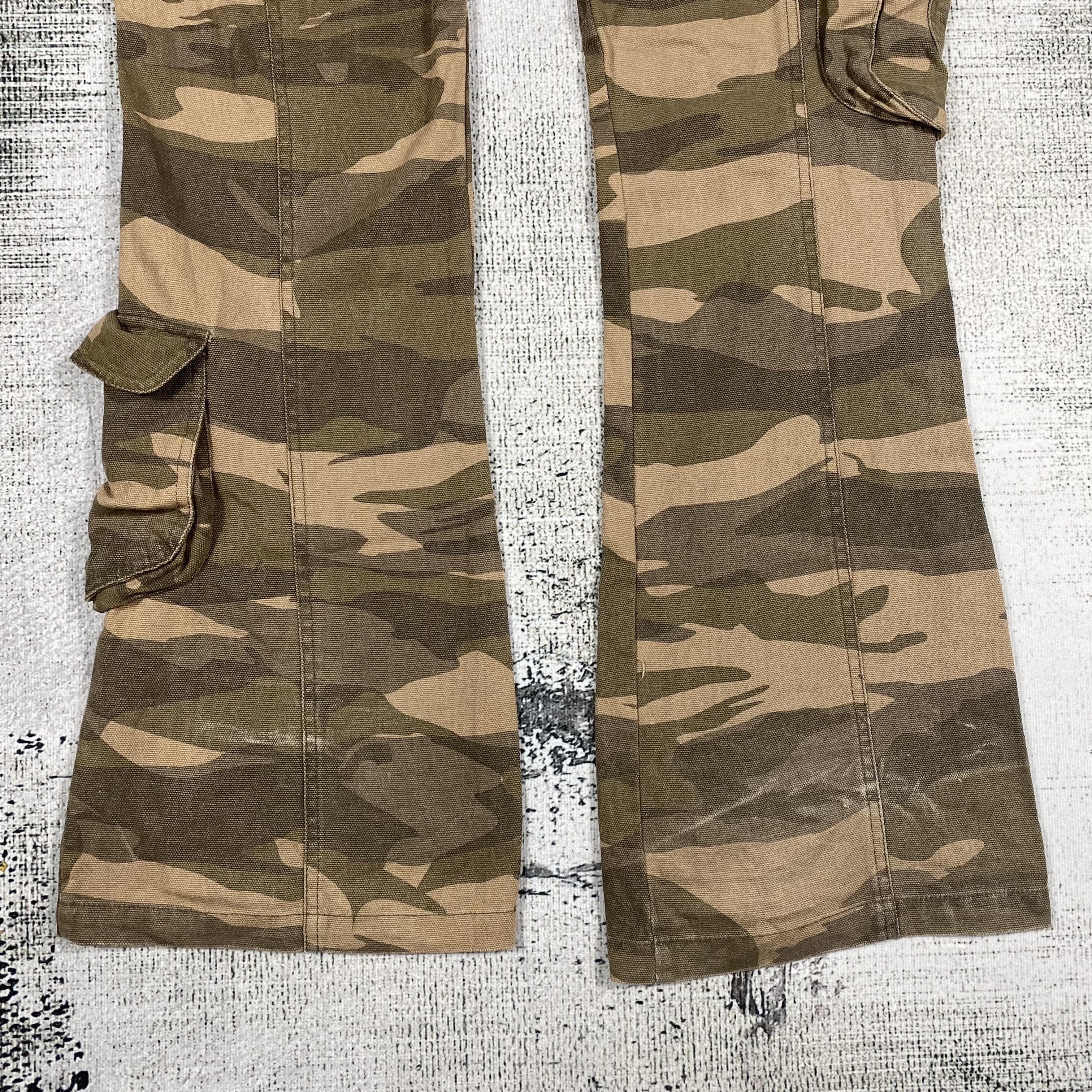 Japanese Brand RARE🔥Flared Utility Camouflage Cargo 8 Pockets Pants Size US 32 / EU 48 - 14 Thumbnail