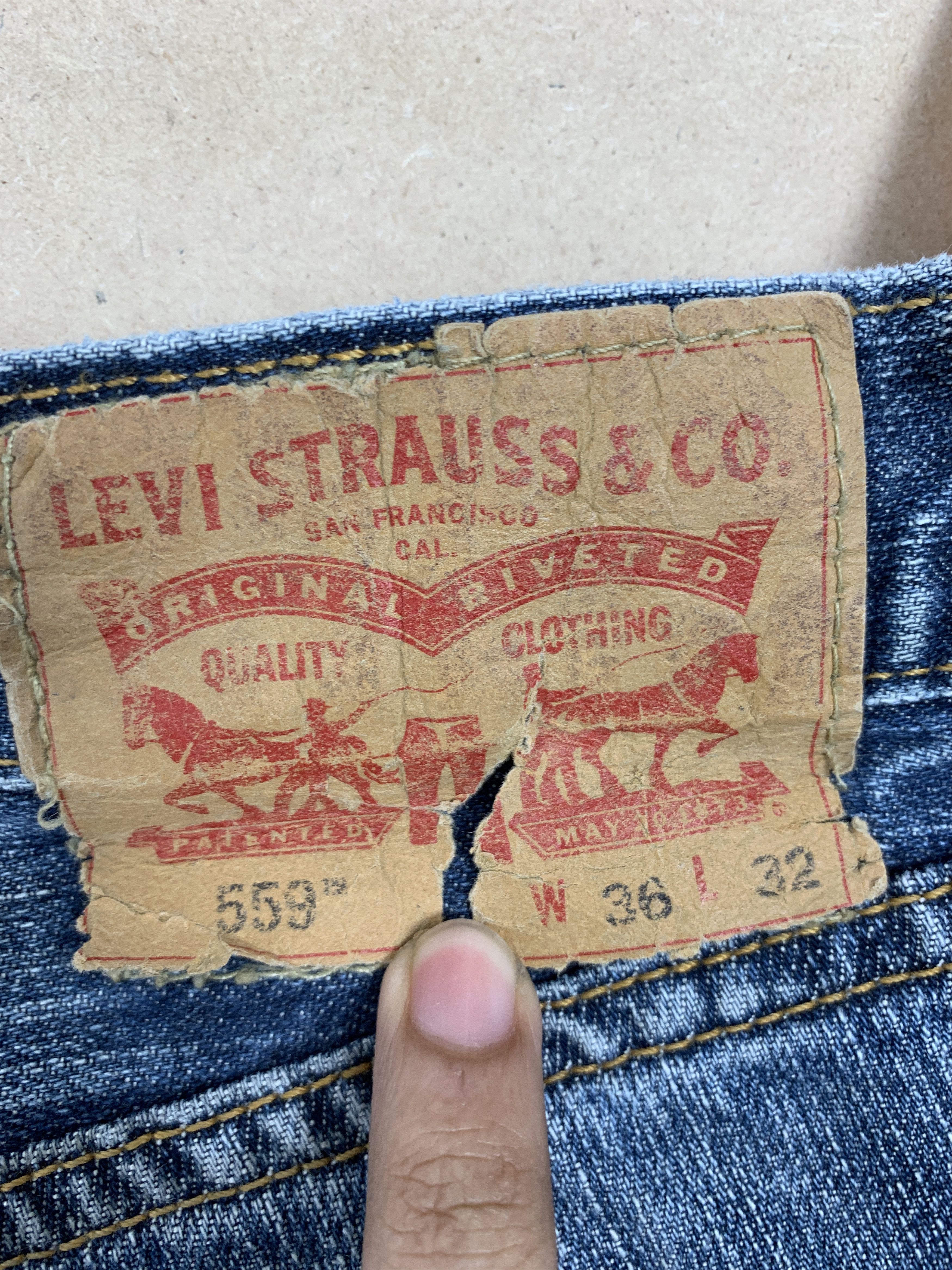 Levi's × Vintage Vintage Levis 559 Straight Cut Faded Blue Jeans Size US 38 / EU 54 - 8 Thumbnail